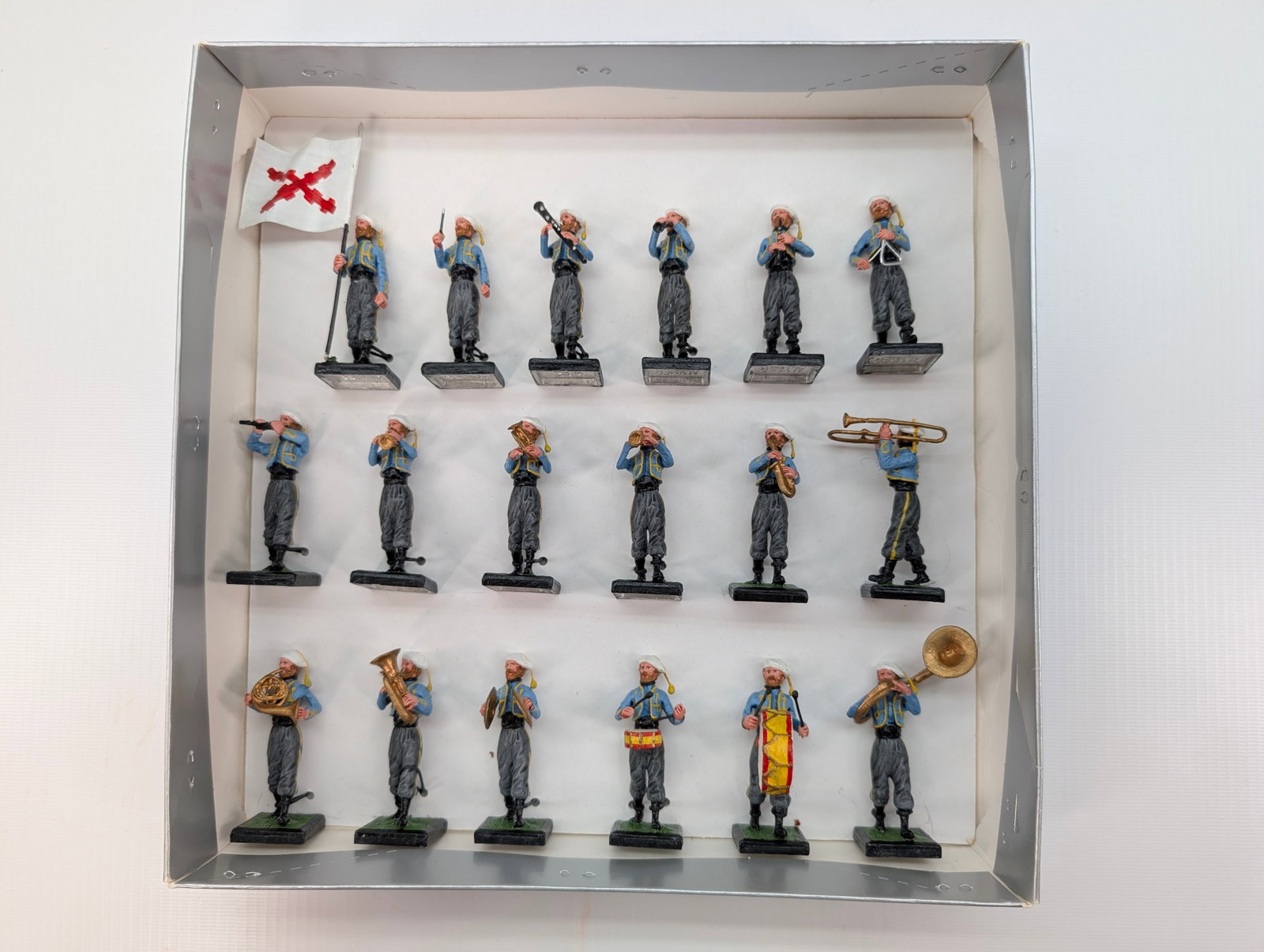 ALYMER HAND PAINTED SOLDIER SET - CUSTOM BOX: SET REMAINS IN GOOD CONDITION, SHOWING SOME TYPICAL WEAR. CUSTOM BOX.