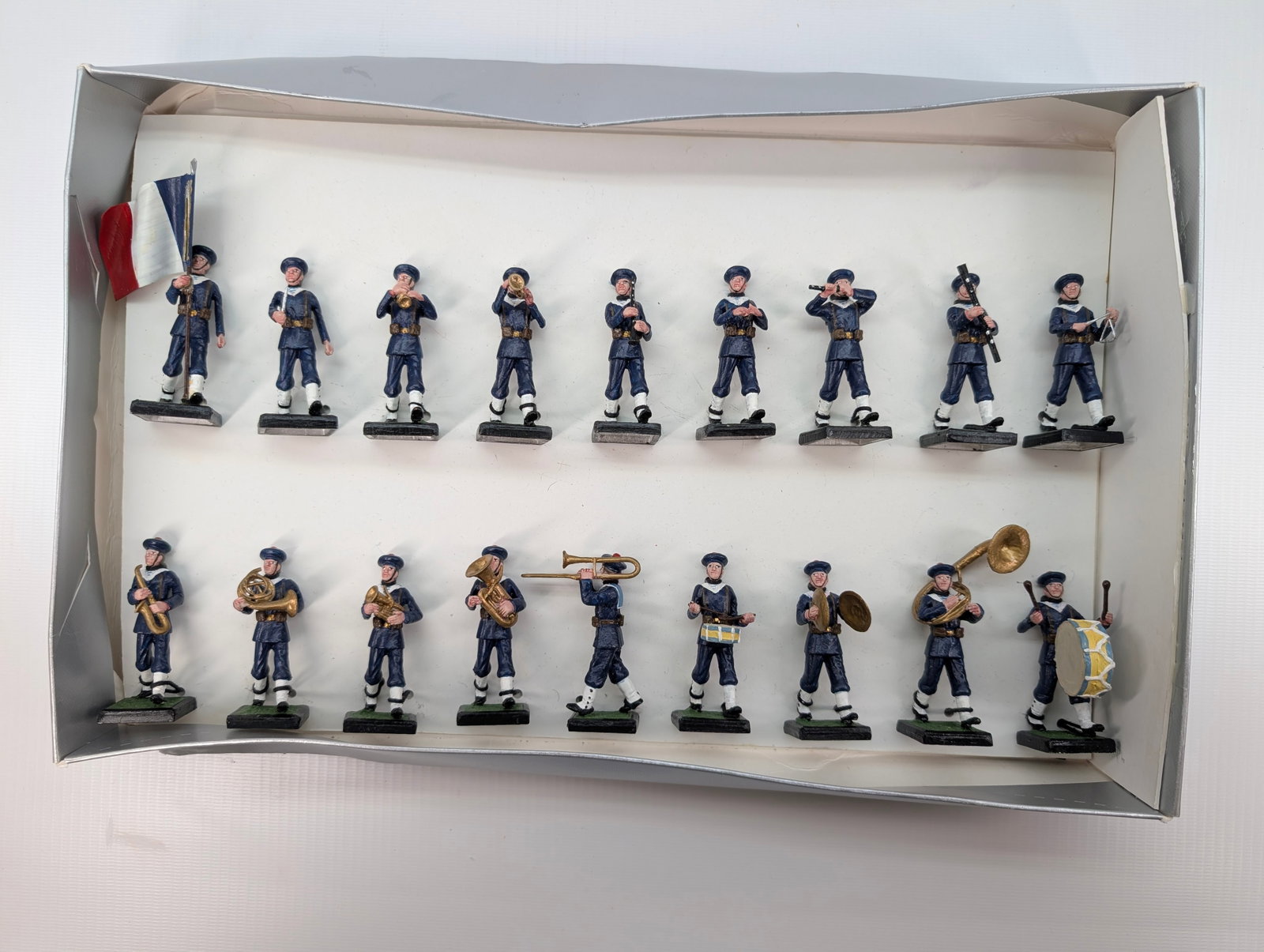 ALYMER HAND PAINTED SOLDIER SET - CUSTOM BOX: SET REMAINS IN GOOD CONDITION, SHOWING SOME TYPICAL WEAR. CUSTOM BOX.