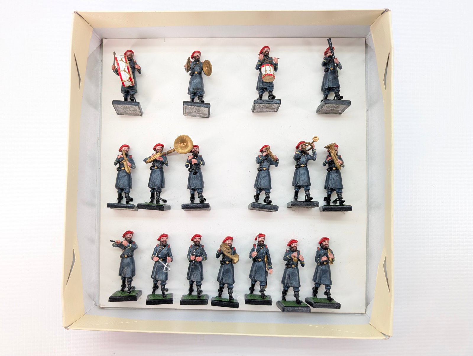 ALYMER HAND PAINTED SOLDIER SET - CUSTOM BOX: SET REMAINS IN GOOD CONDITION, SHOWING SOME TYPICAL WEAR. CUSTOM BOX.