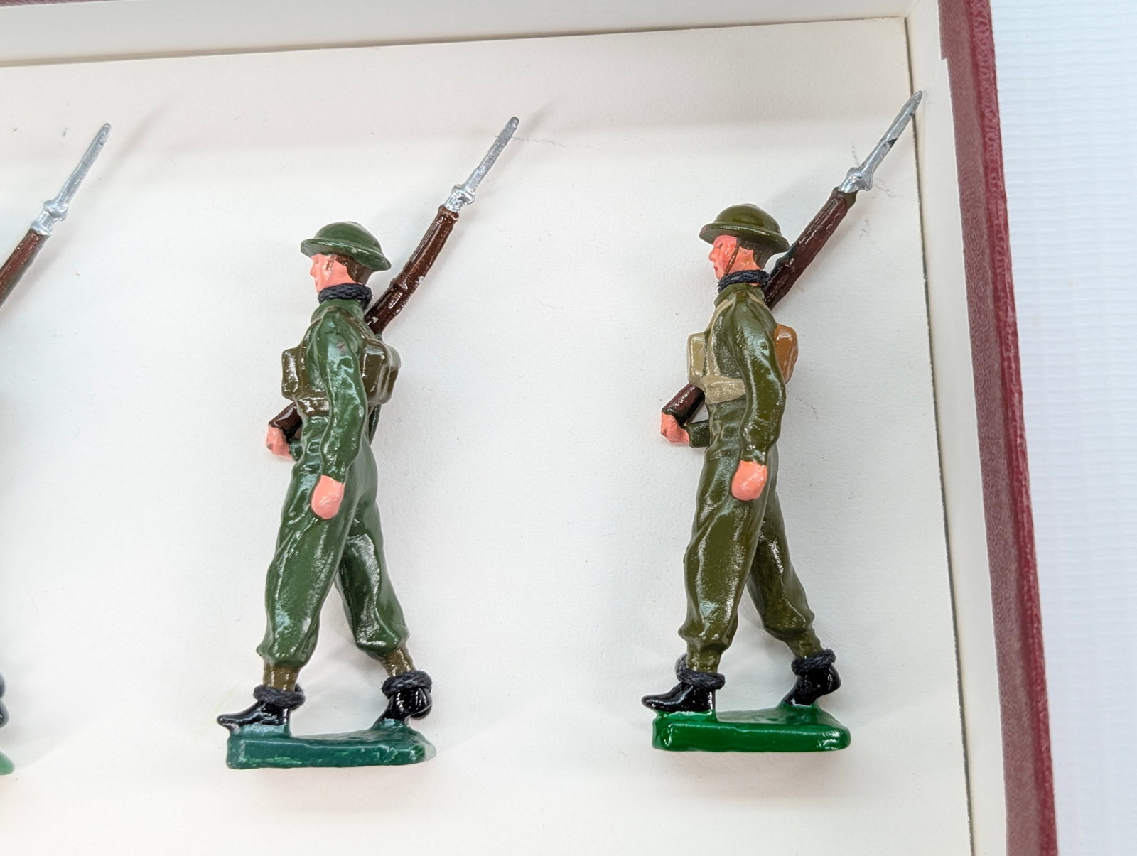 HAND PAINTED SOLDIER SET - 6