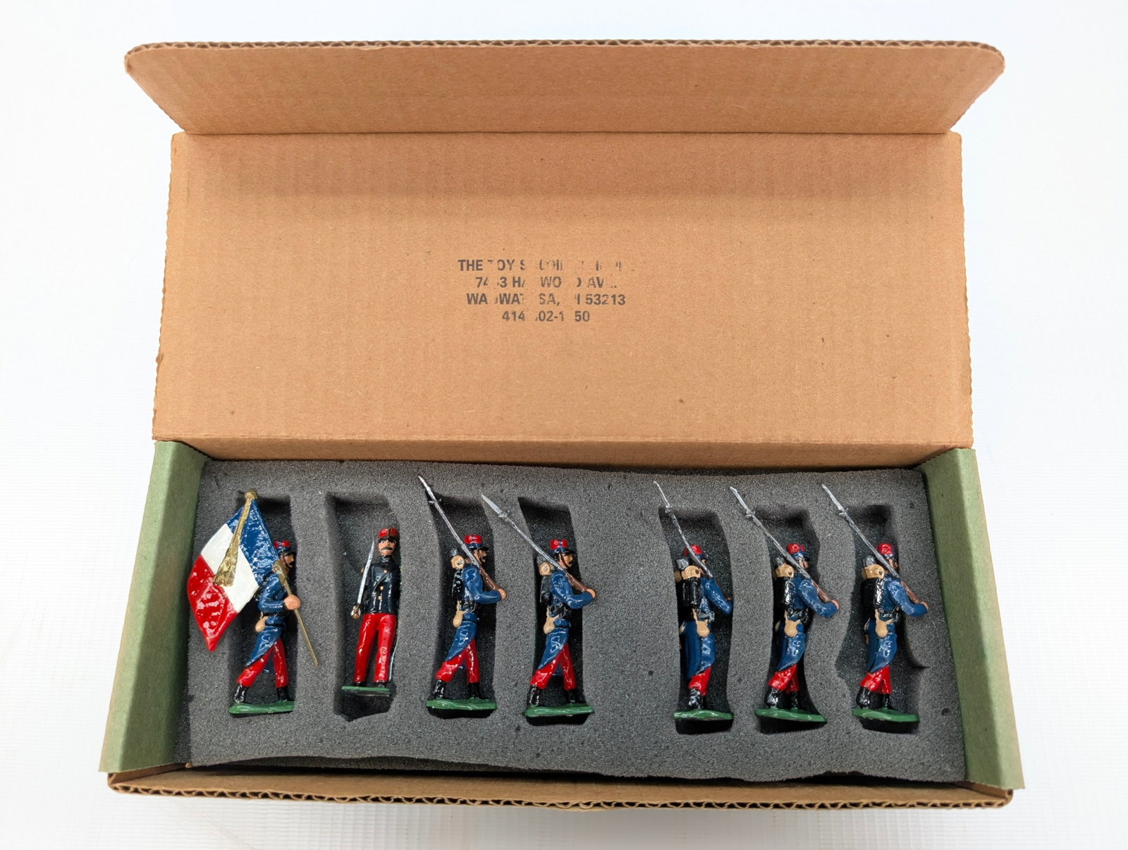 FRENCH INFANTRY HAND PAINTED SOLDIER SET: SET REMAINS IN GOOD CONDITION, SHOWING SOME TYPICAL WEAR.