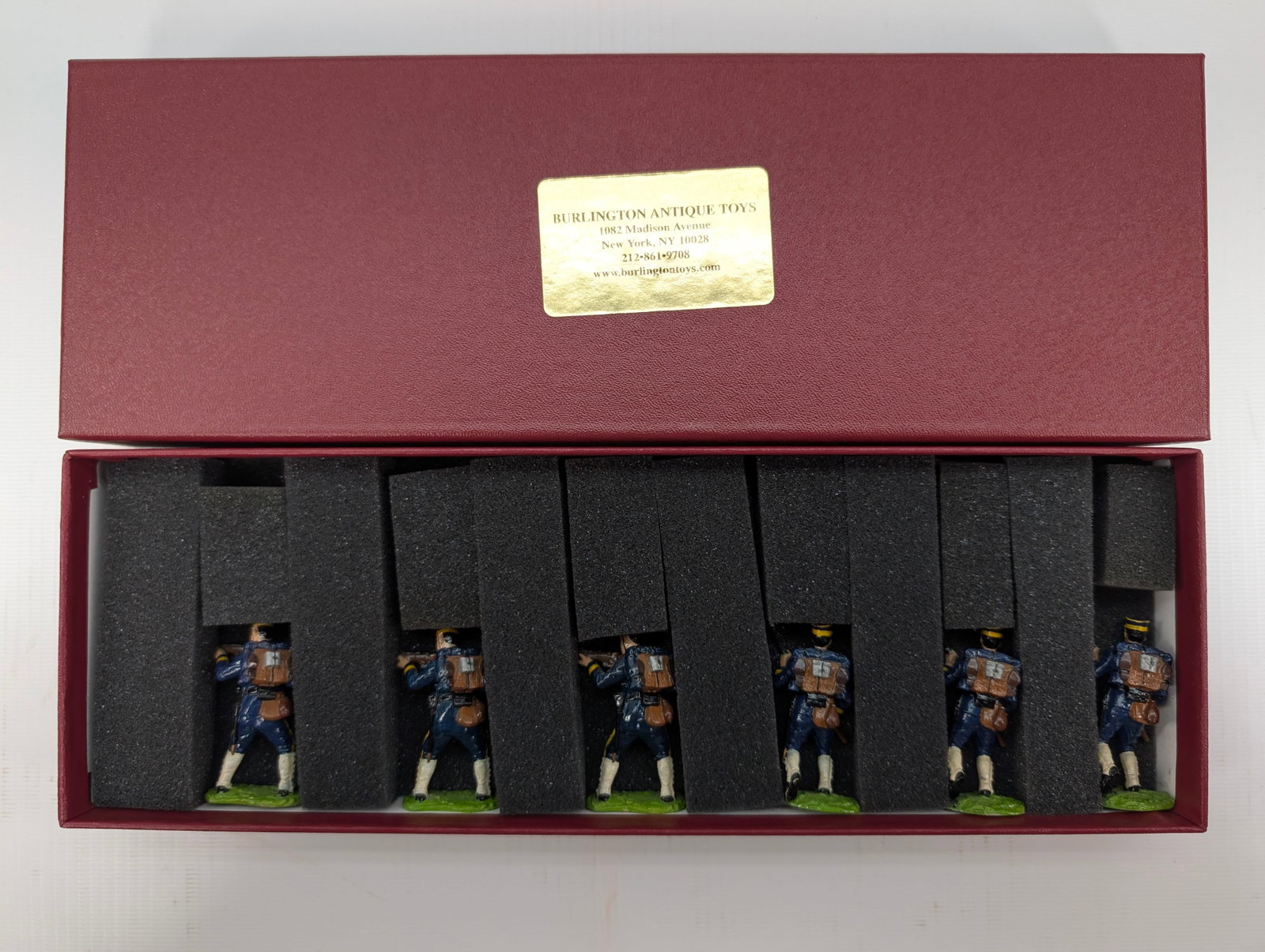 GEORGE CROSS JAPANESE NAVAL INFANTRY SET: SET REMAINS IN GOOD CONDITION, SHOWING SOME TYPICAL WEAR.