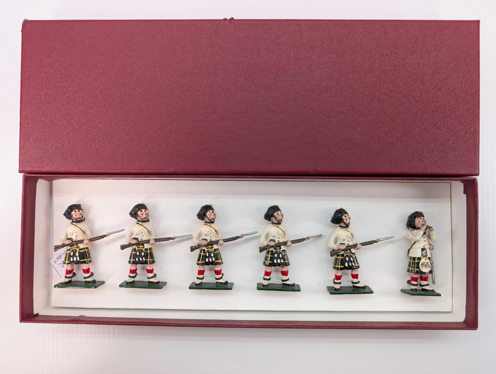 STAR GORDON HIGHLANDERS HAND PAINTED SOLDIER SET (1 of 6)