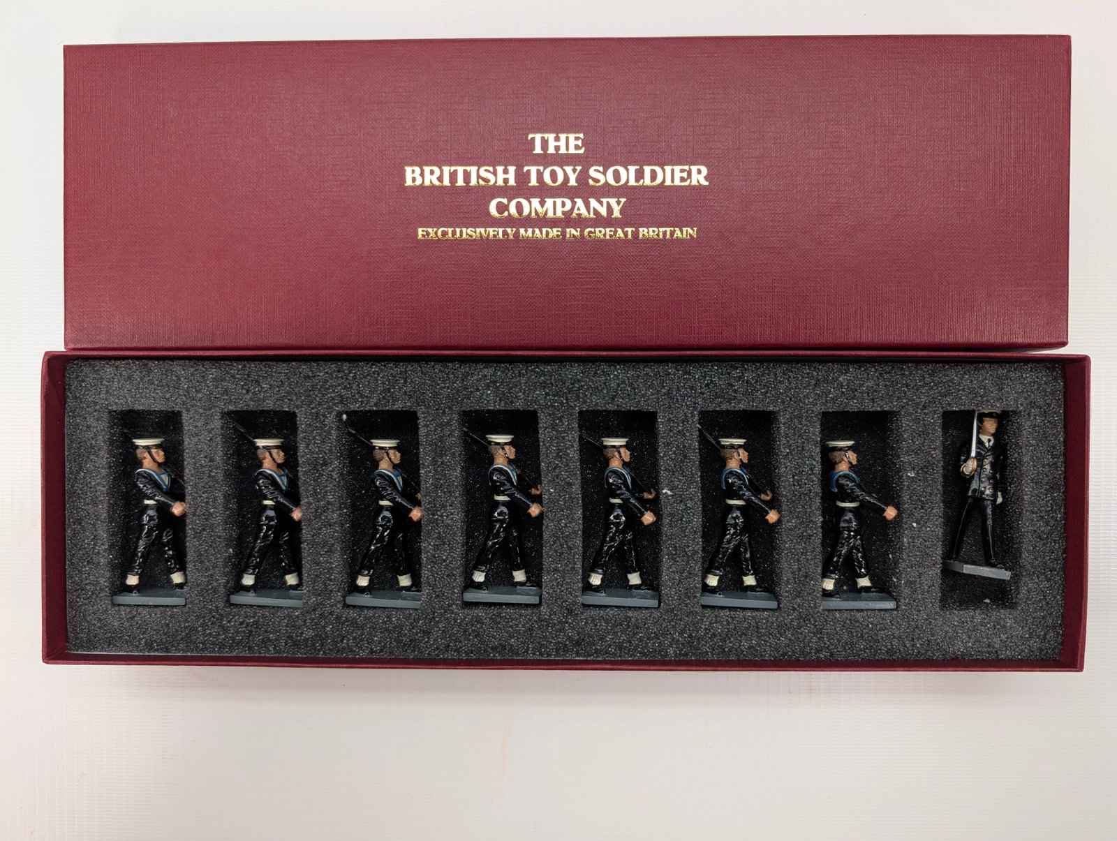 BRITISH TOY SOLDIER NAVAL RATINGS & OFFICER SET: SET REMAINS IN VERY GOOD CONDITION WITH BOX.