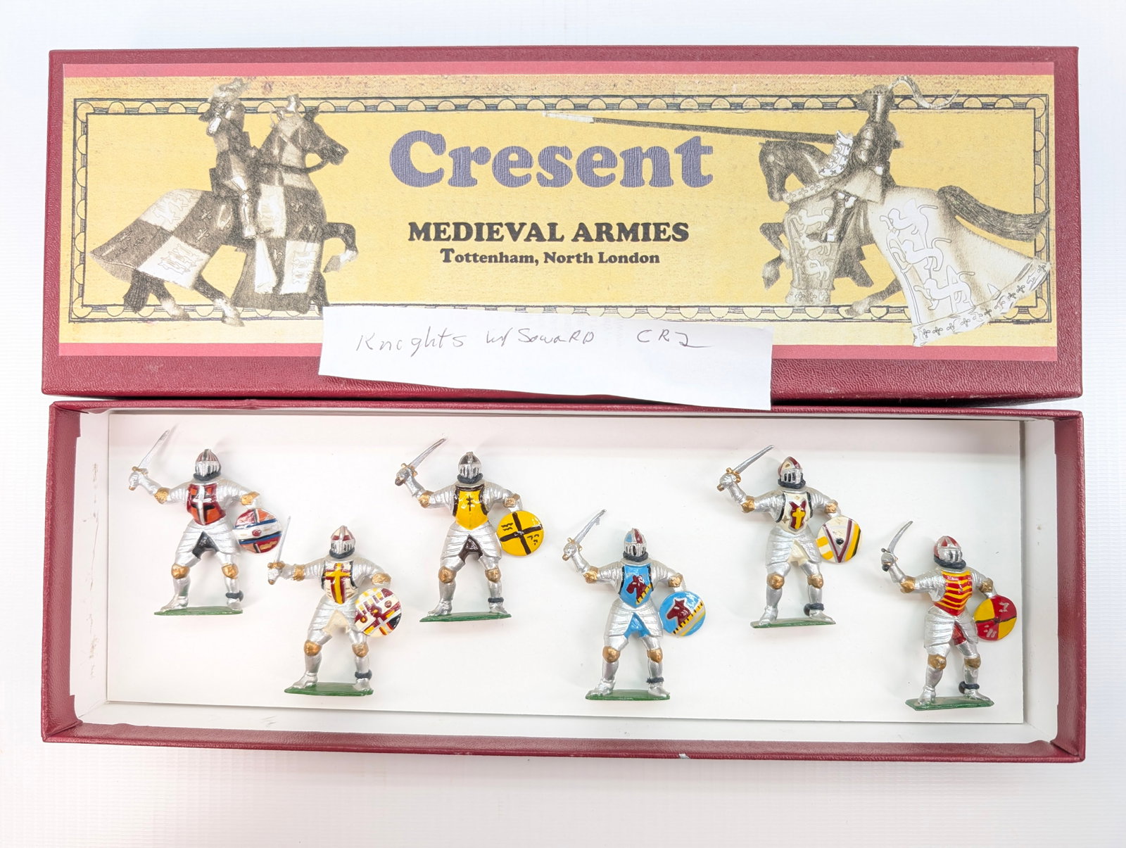 CRESCENT MEDIEVAL ARMIES KNIGHTS W/SWORDS SET (1 of 8)