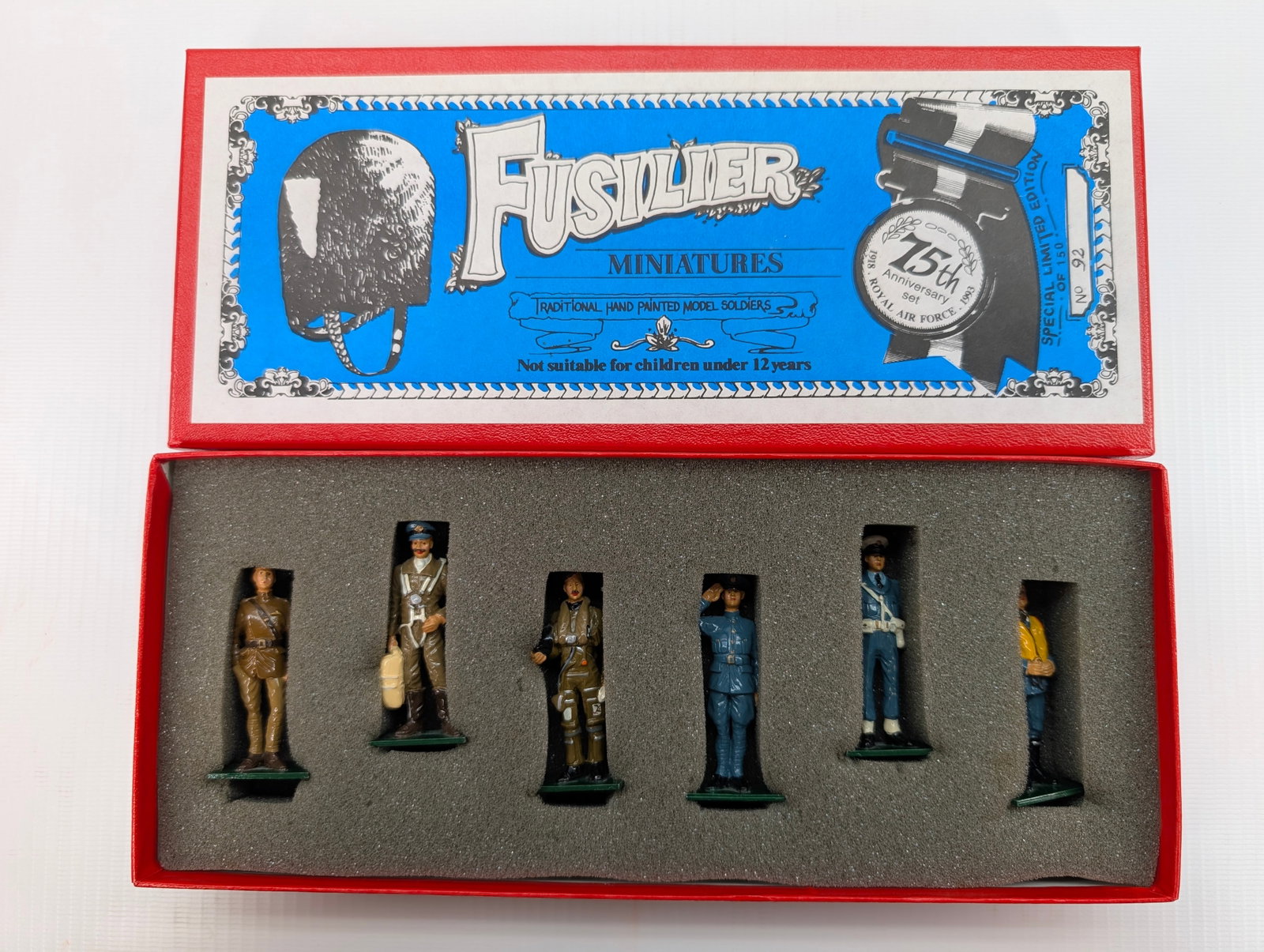 FUSILIER MINIATURES RAF HAND PAINTED SOLDIER SET: SET REMAINS IN VERY GOOD CONDITION WITH BOX.