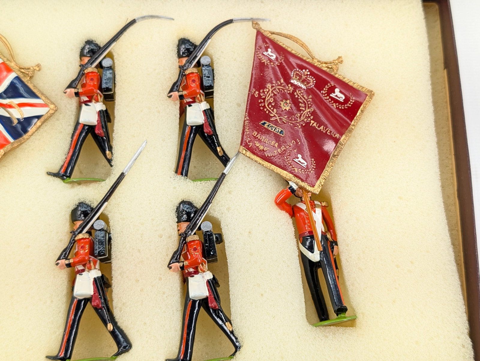 IMPERIAL COLDSTREAM GUARDS COLOUR PARTY SET - 4