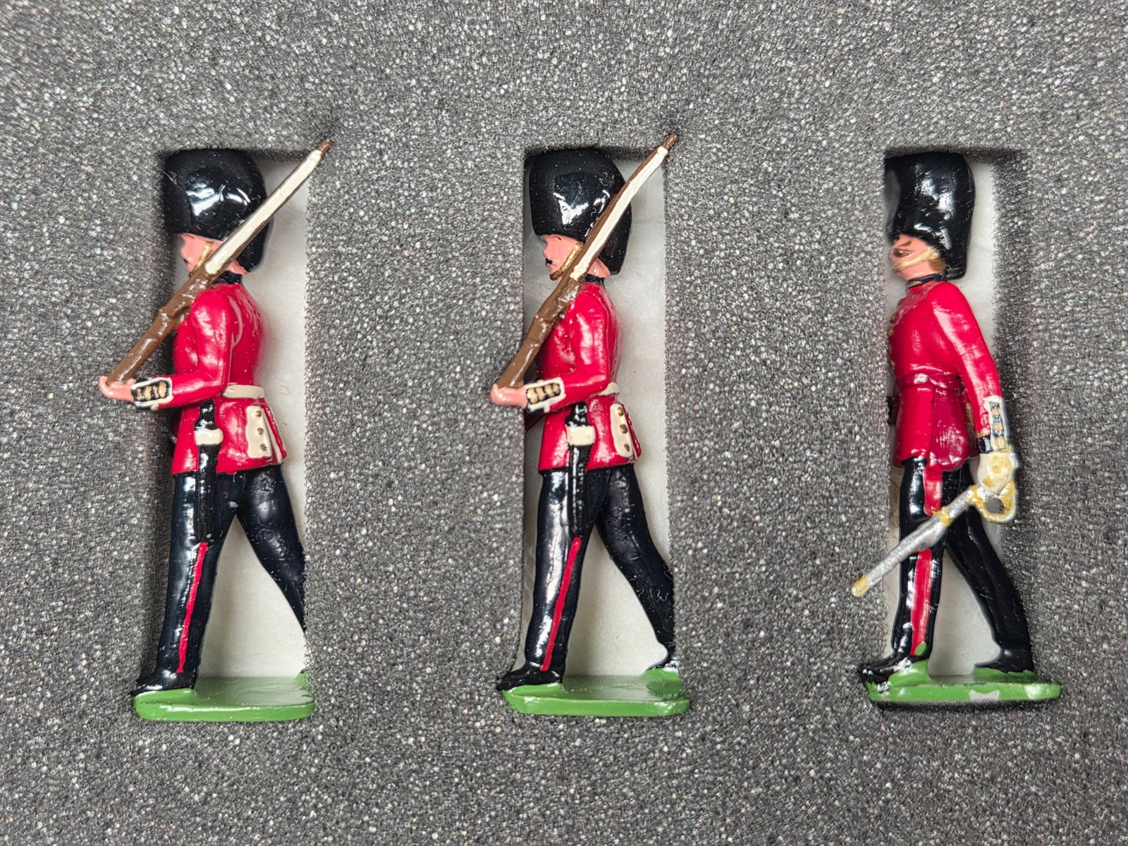 DUCAL MARCHING COLDSTREAM GUARDS SET - 2