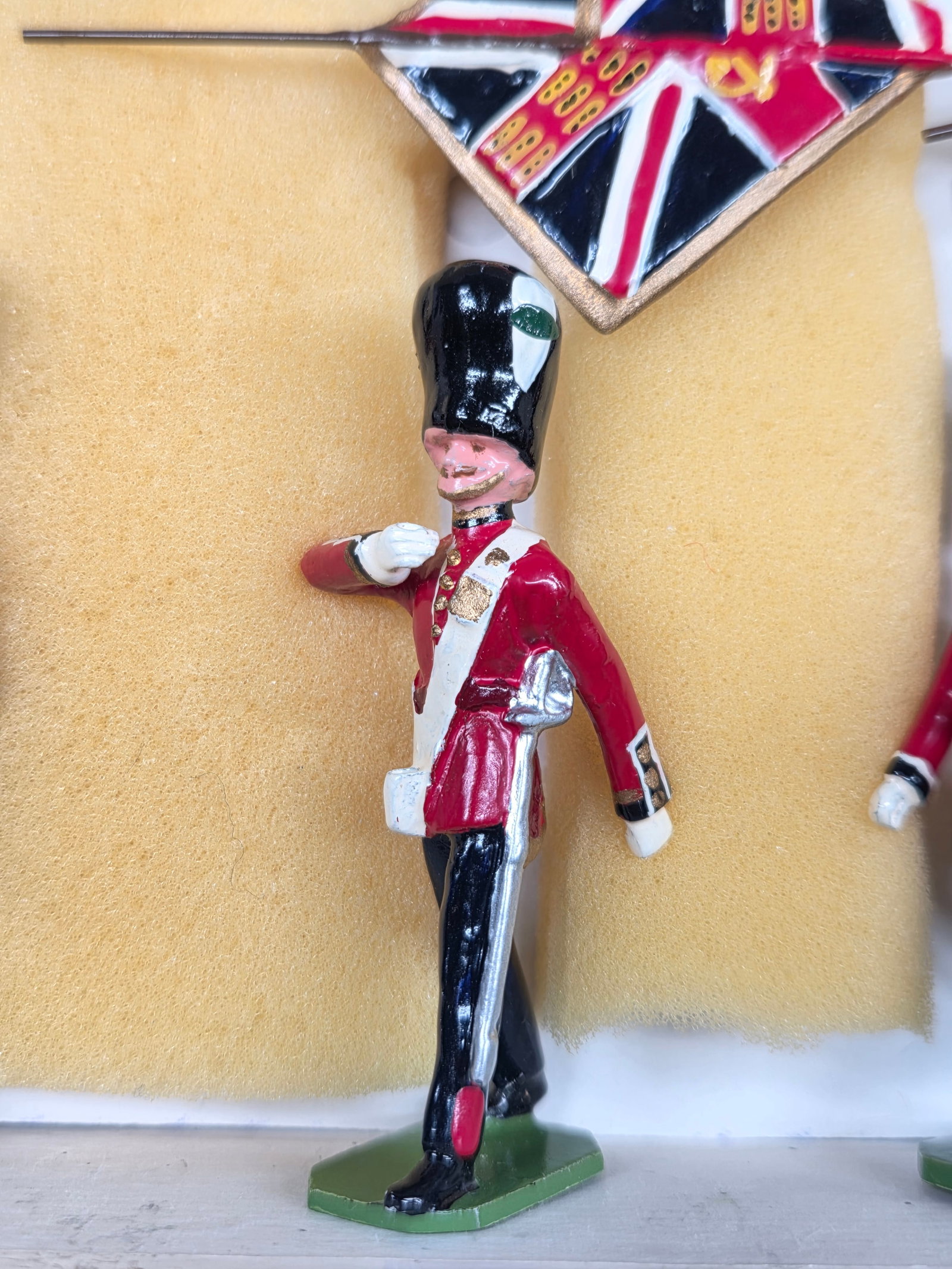 DUCAL WELSH GUARDS COLOUR PARTY SET - 4