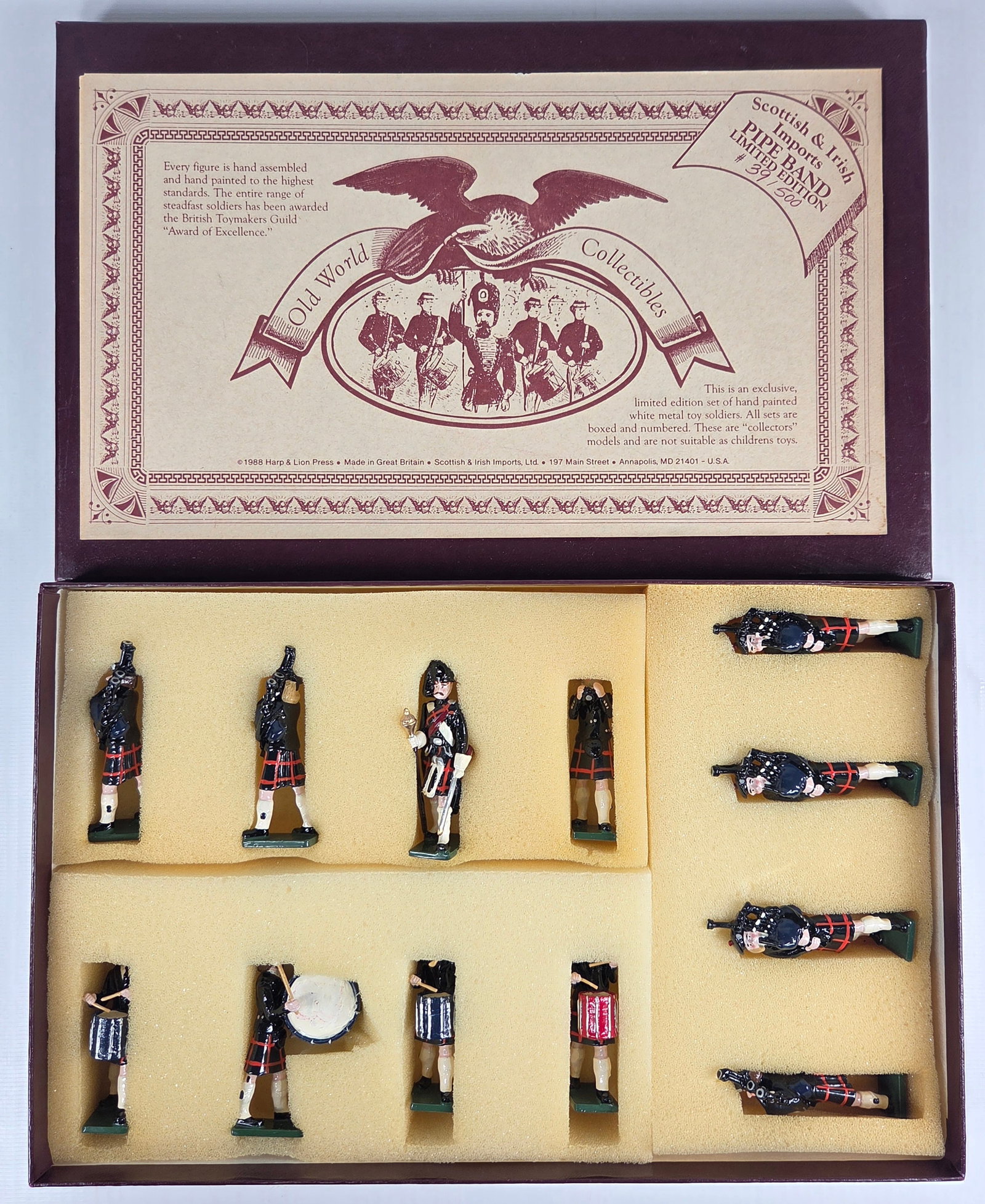 OLD WORLD COLLECTIBLES PIPE BAND SET (1 of 6)