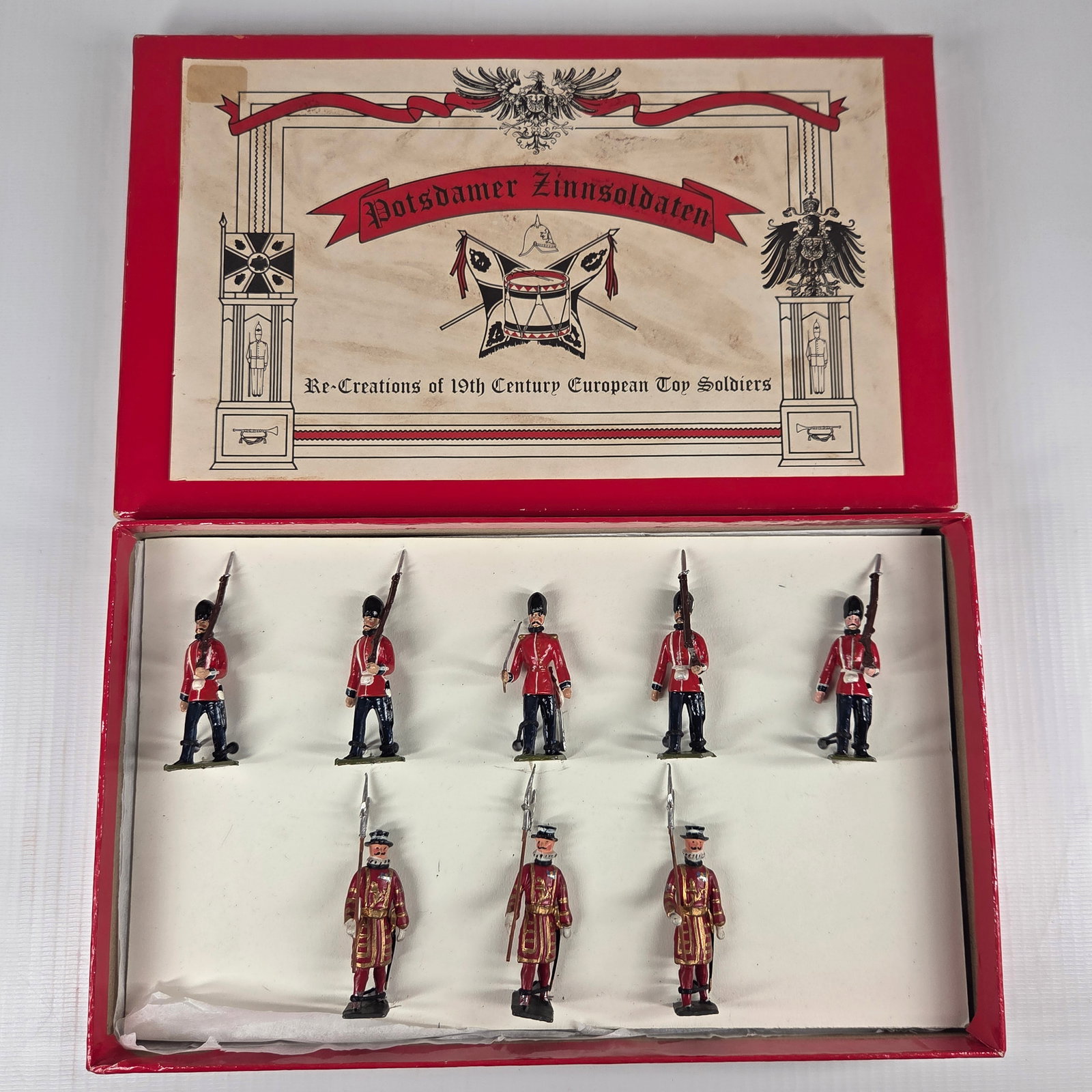 POTSDAMER ZINNSOLDATEN BRITISH SOLDIER SET: SET REMAINS IN GOOD CONDITION, SHOWING SOME TYPICAL WEAR.