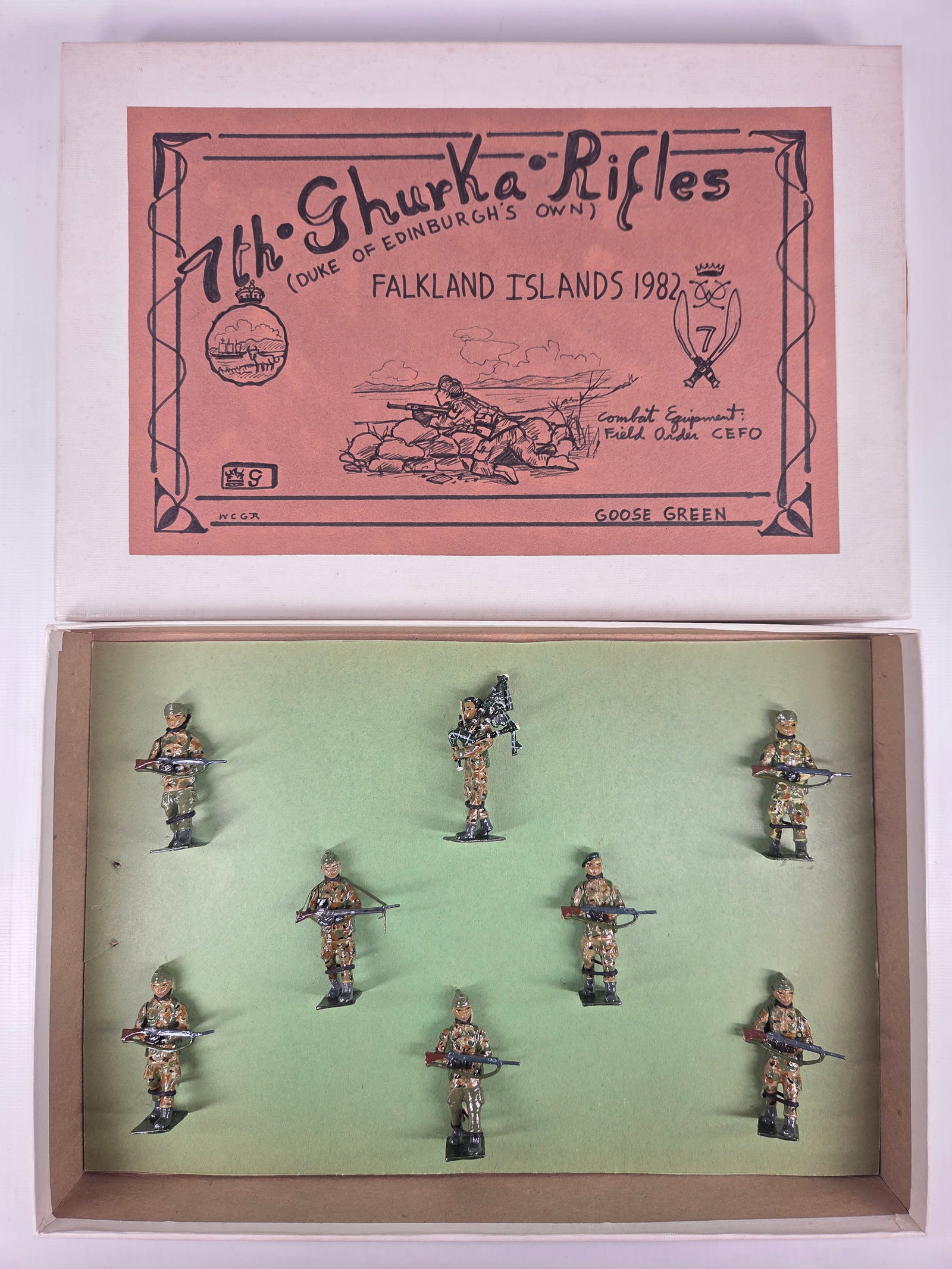 7TH GURKHA RIFLES FALKLAND ISLANDS SET: SET REMAINS IN GOOD CONDITION, SHOWING SOME TYPICAL WEAR.