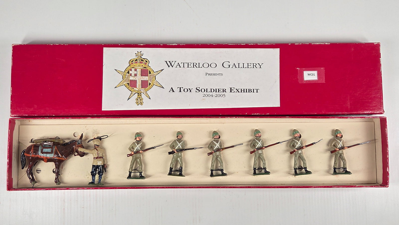 WATERLOO GRENADIER GUARDS SET: SET REMAINS IN GOOD CONDITION, SHOWING SOME TYPICAL WEAR.