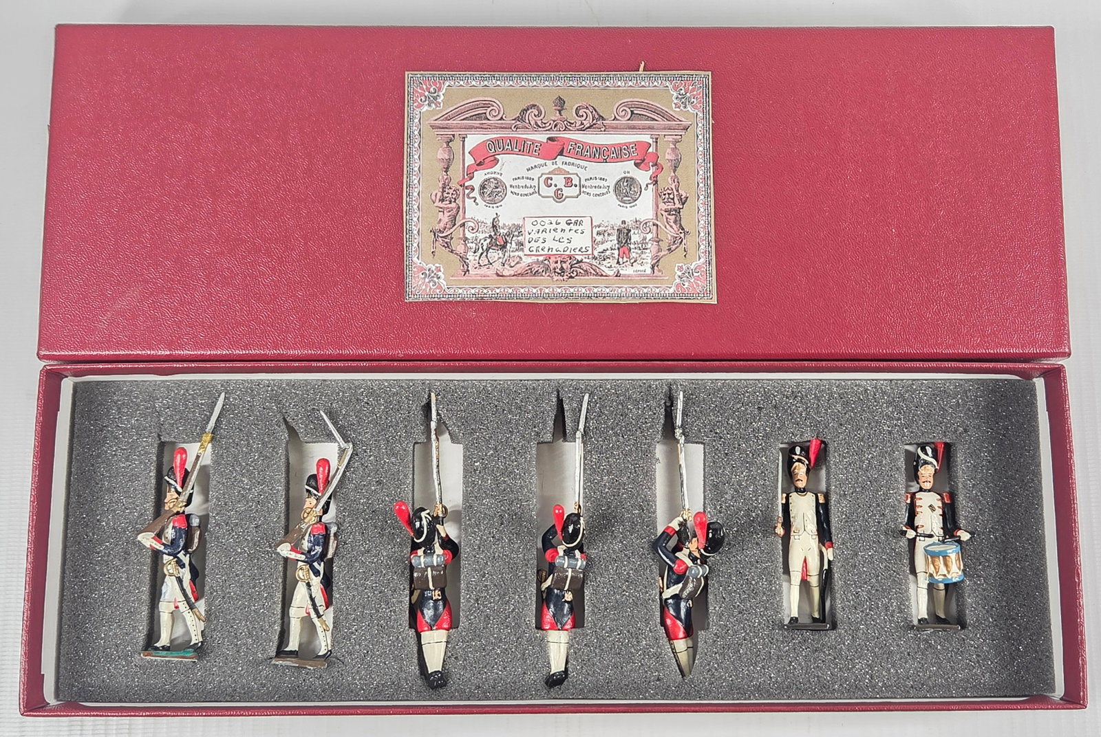 CBG HAND PAINTED GRENADIER SOLDIER SET: BAYONETS HAVE BEEN REPAIRED. SET REMAINS IN GOOD CONDITION, SHOWING SOME TYPICAL WEAR.