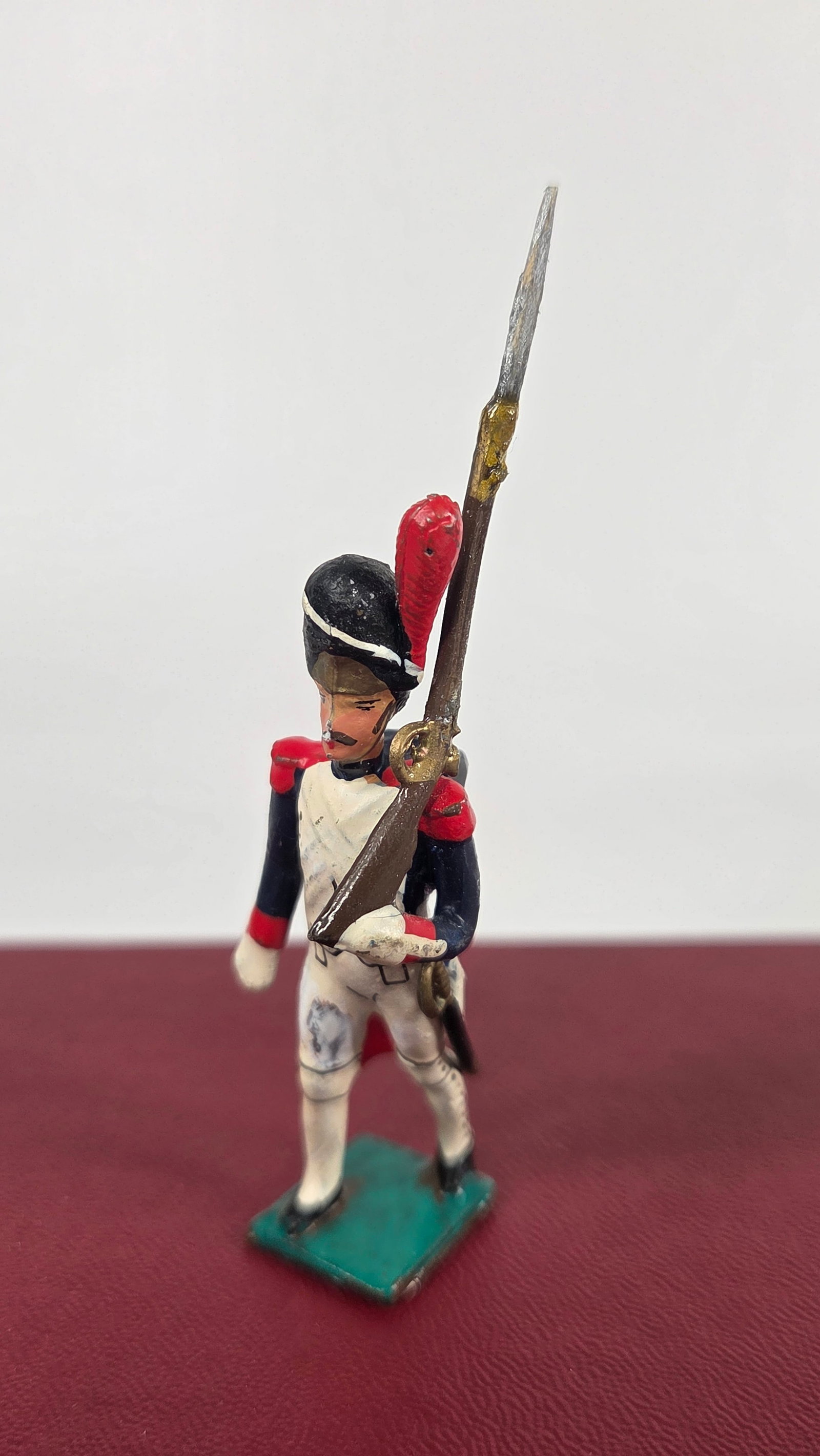 CBG HAND PAINTED GRENADIER SOLDIER SET - 7
