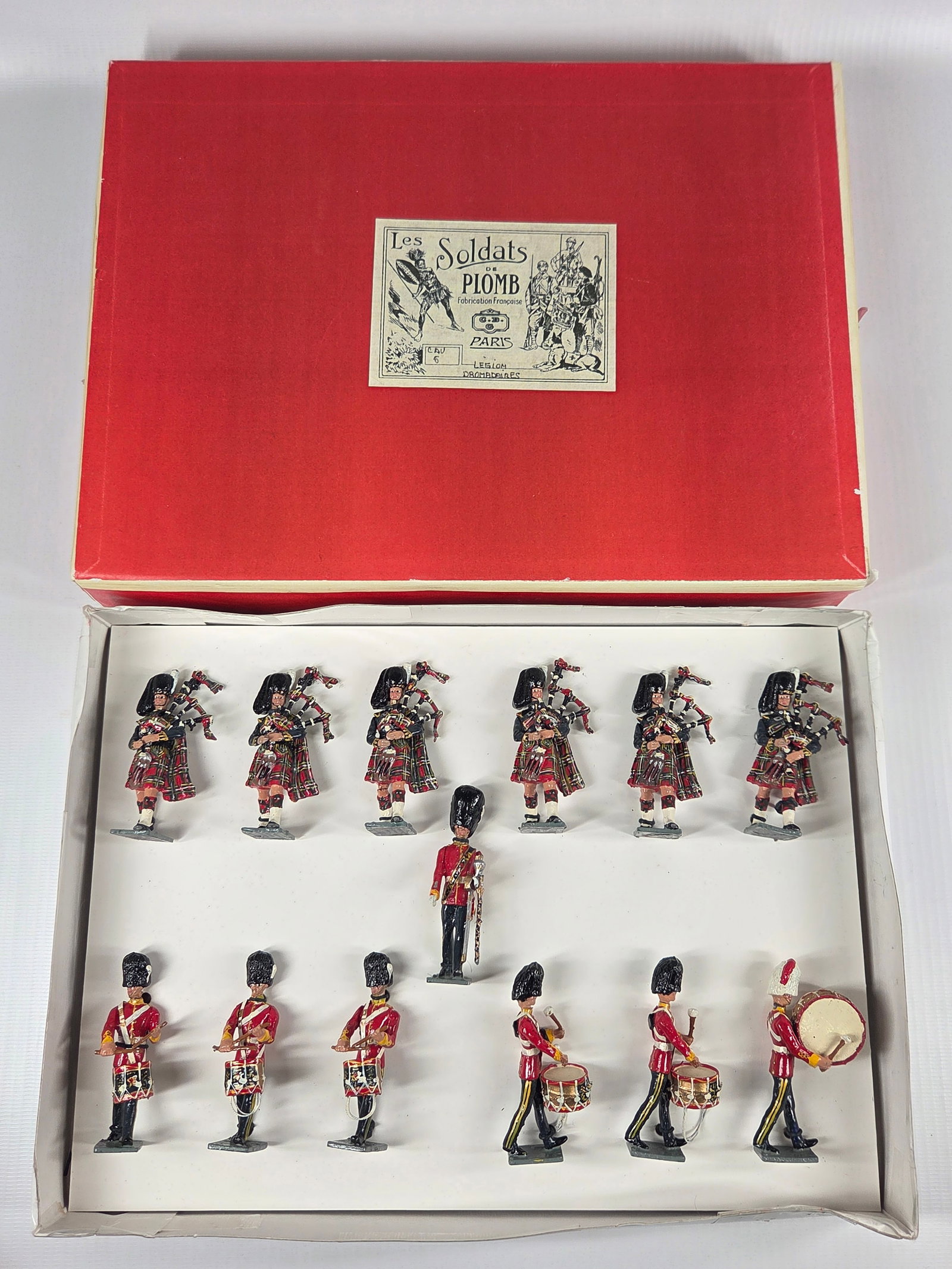 CBG BRITISH MILITARY BAND SET: SET REMAINS IN GOOD CONDITION, SHOWING SOME TYPICAL WEAR.