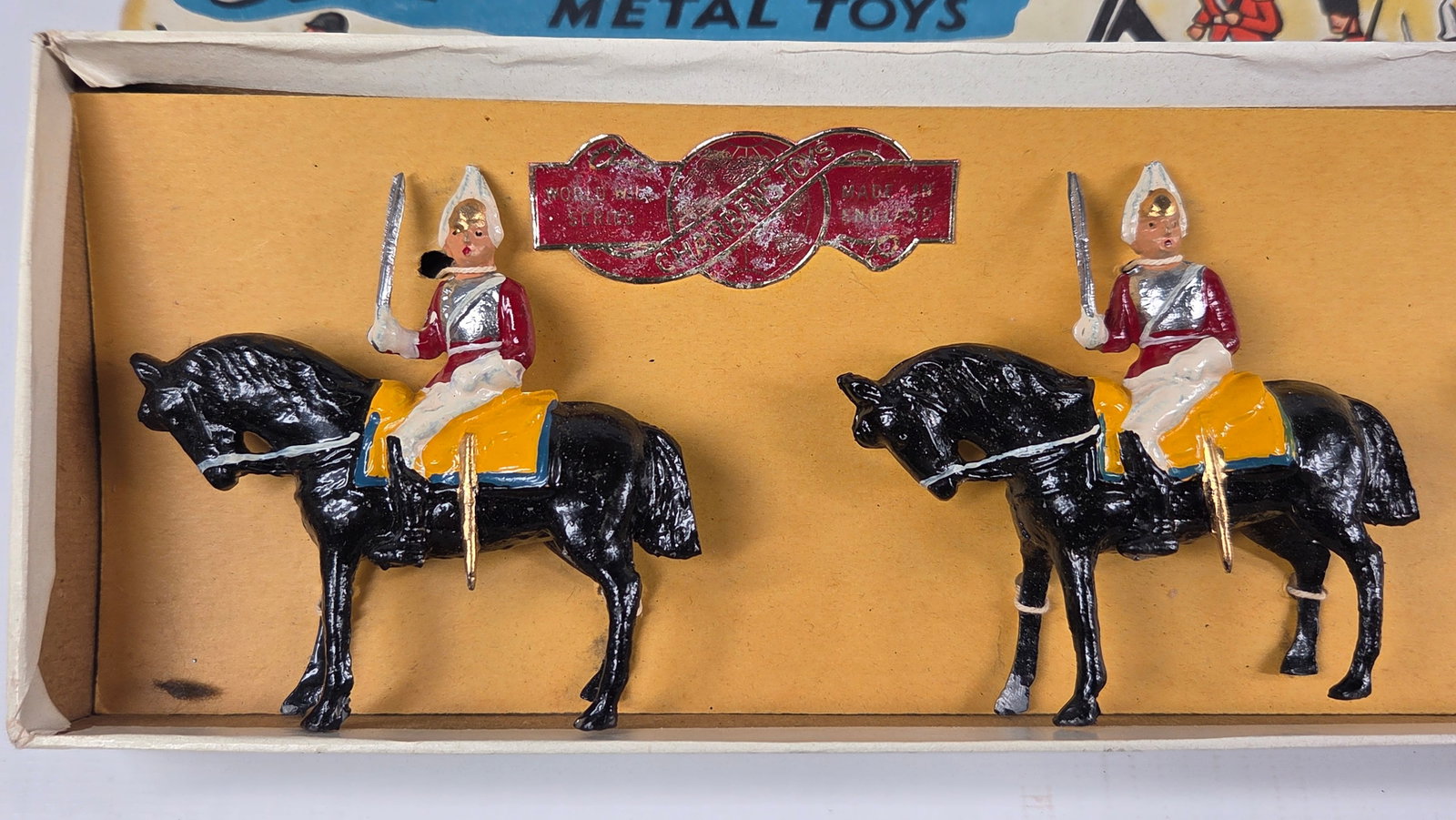 CHARBENS HAND PAINTED MOUNTED GUARDSMEN SET - 2