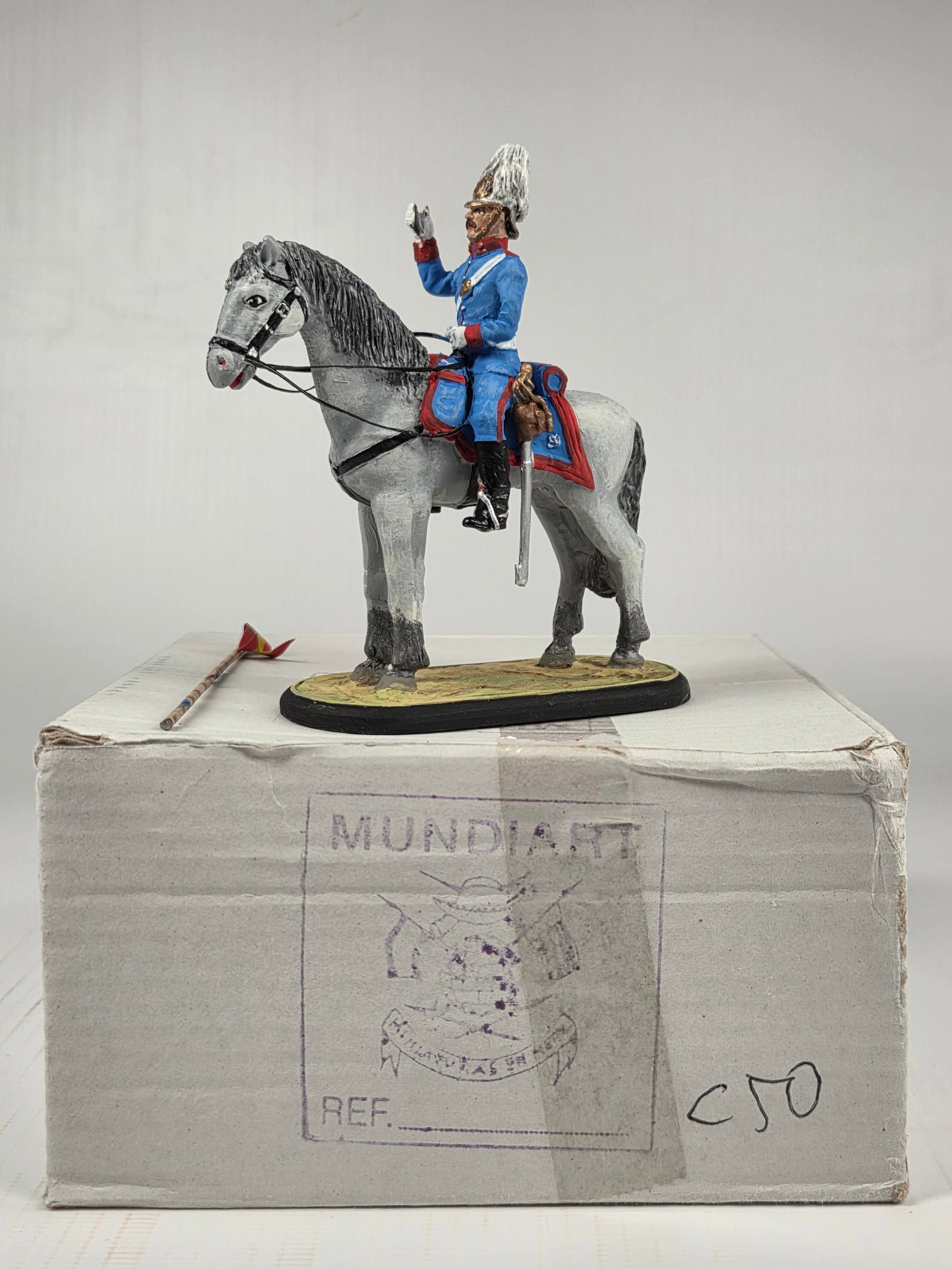 MUNDIART HAND PAINTED MOUNTED LEAD SOLDIER: REMAINS IN VERY GOOD CONDITION, SHOWING LIGHT WEAR.