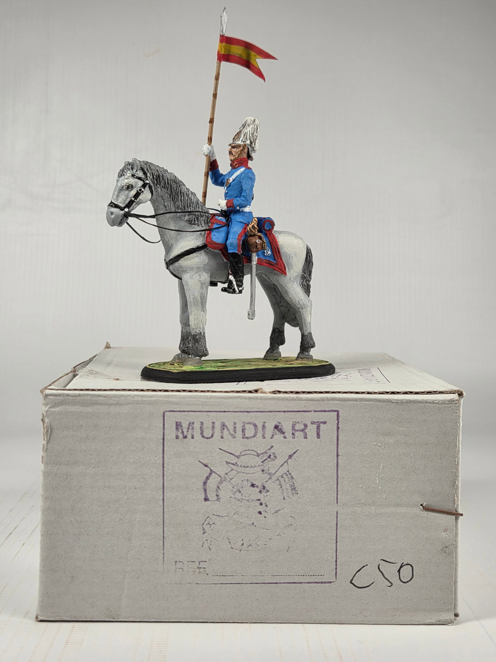 MUNDIART HAND PAINTED MOUNTED LEAD SOLDIER: REMAINS IN VERY GOOD CONDITION, SHOWING LIGHT WEAR.