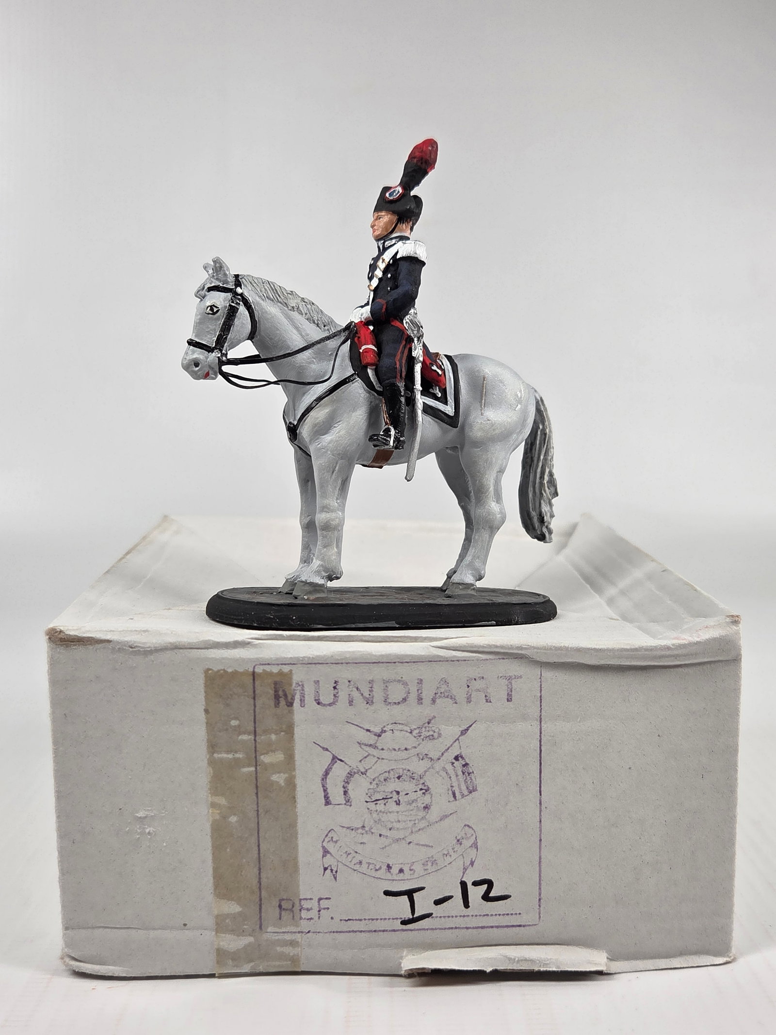 MUNDIART HAND PAINTED MOUNTED LEAD SOLDIER: REMAINS IN VERY GOOD CONDITION, SHOWING LIGHT WEAR.