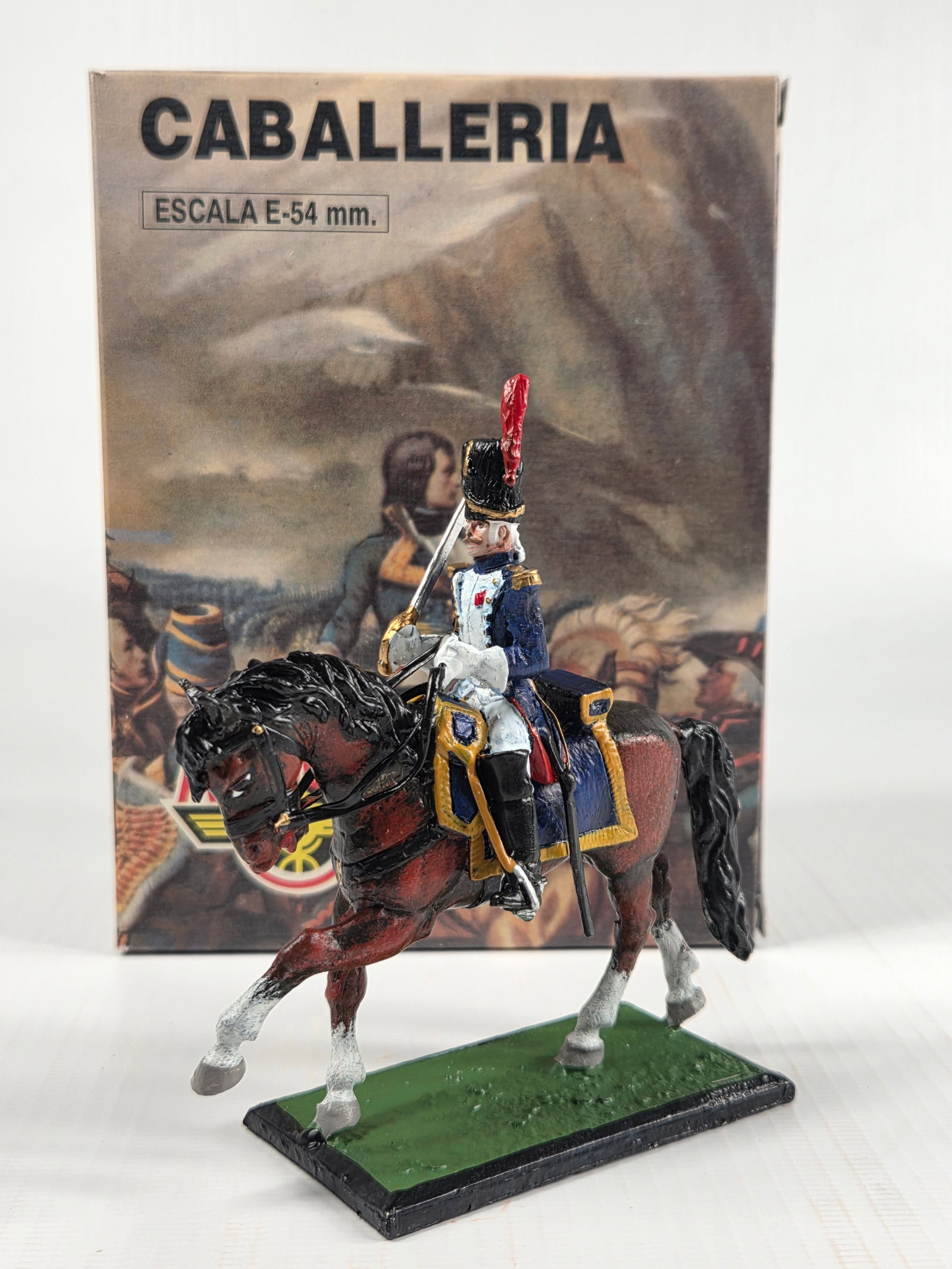 ALYMER HAND PAINTED MOUNTED LEAD SOLDIER (1 of 4)