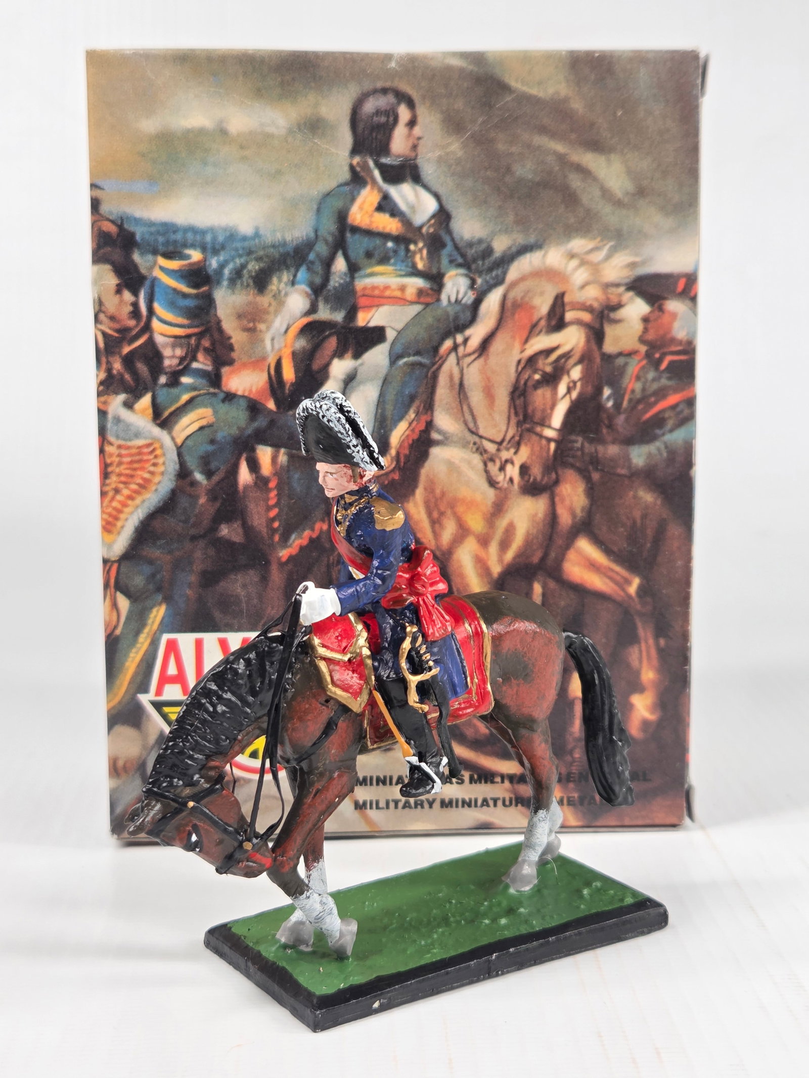 ALYMER HAND PAINTED MOUNTED LEAD SOLDIER: REMAINS IN VERY GOOD CONDITION, SHOWING LIGHT WEAR. INCLUDES ORIGINAL BOX.