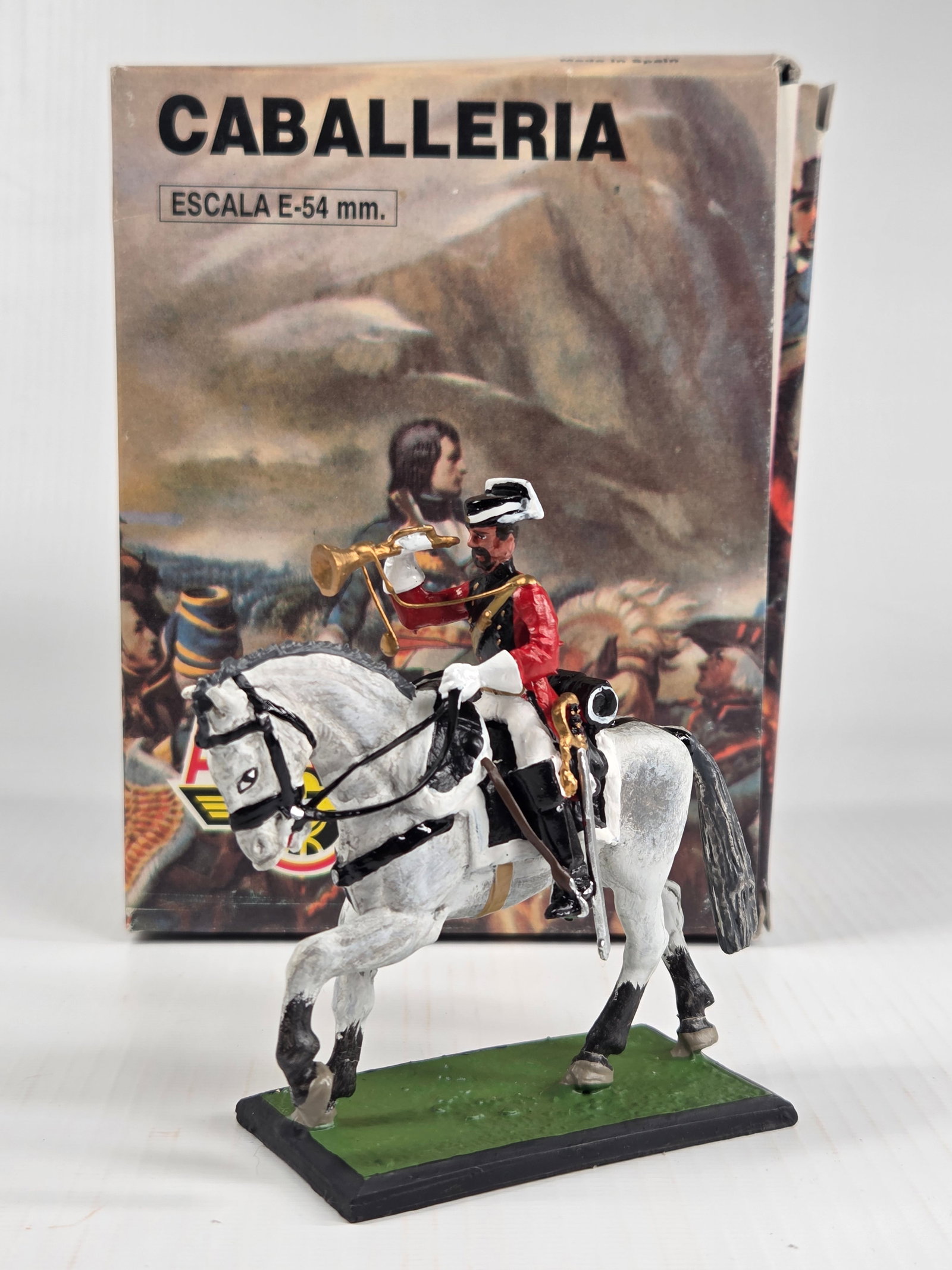 ALYMER HAND PAINTED MOUNTED LEAD SOLDIER: REMAINS IN VERY GOOD CONDITION, SHOWING LIGHT WEAR. INCLUDES ORIGINAL BOX.