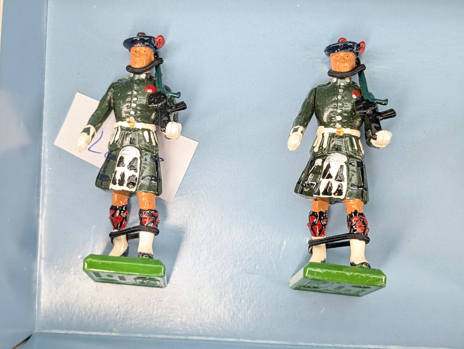 BRITAIN SCOTS GUARD HIGHLANDERS - 2