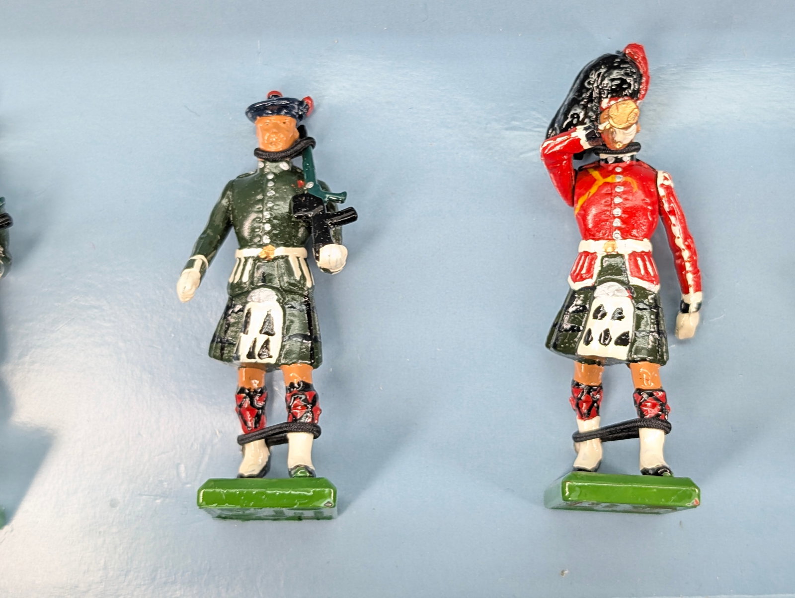 BRITAIN SCOTS GUARD HIGHLANDERS - 3