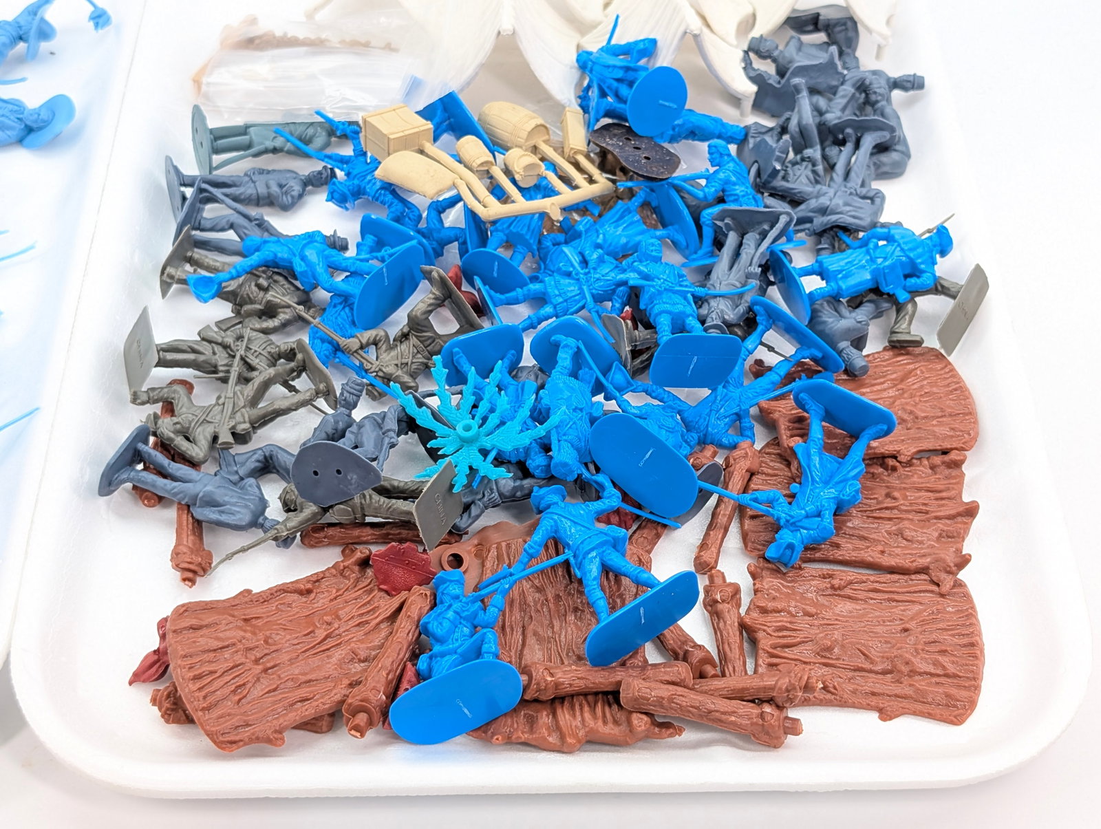 VARIOUS PLASTIC PLAYSET FIGURES - 7