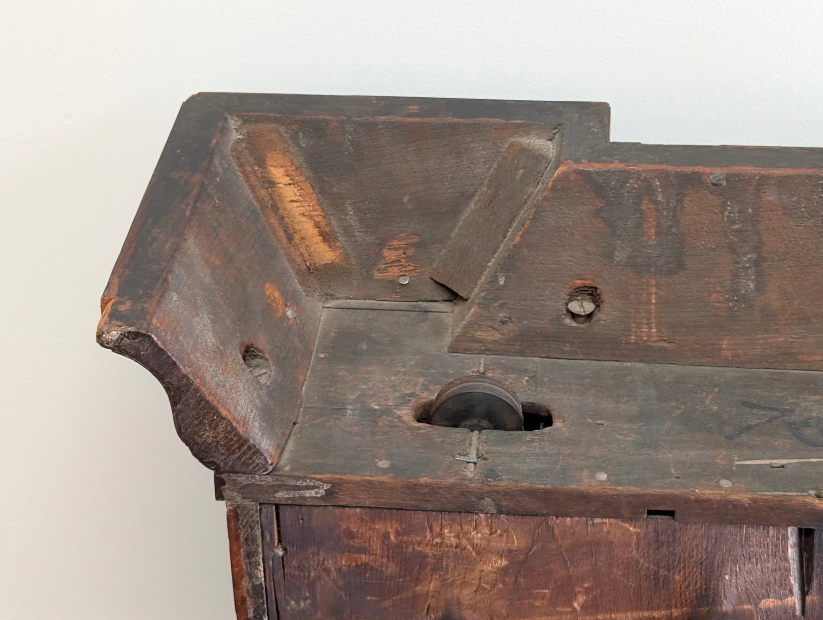ANTIQUE H. THOMAN 8-DAY CLOCK - 18