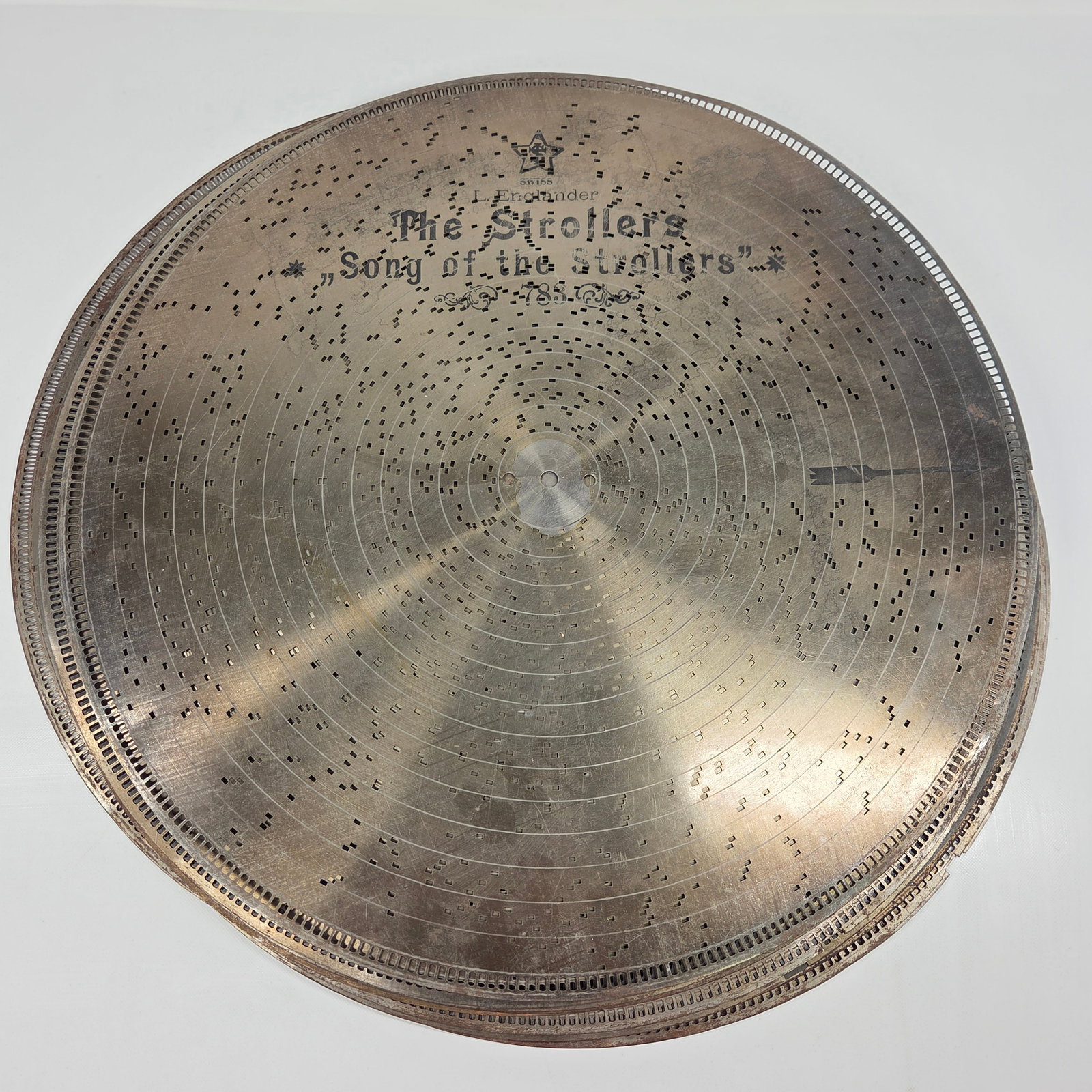 VARIOUS ANTIQUE SWISS MUSIC BOX DISCS (1 of 8)