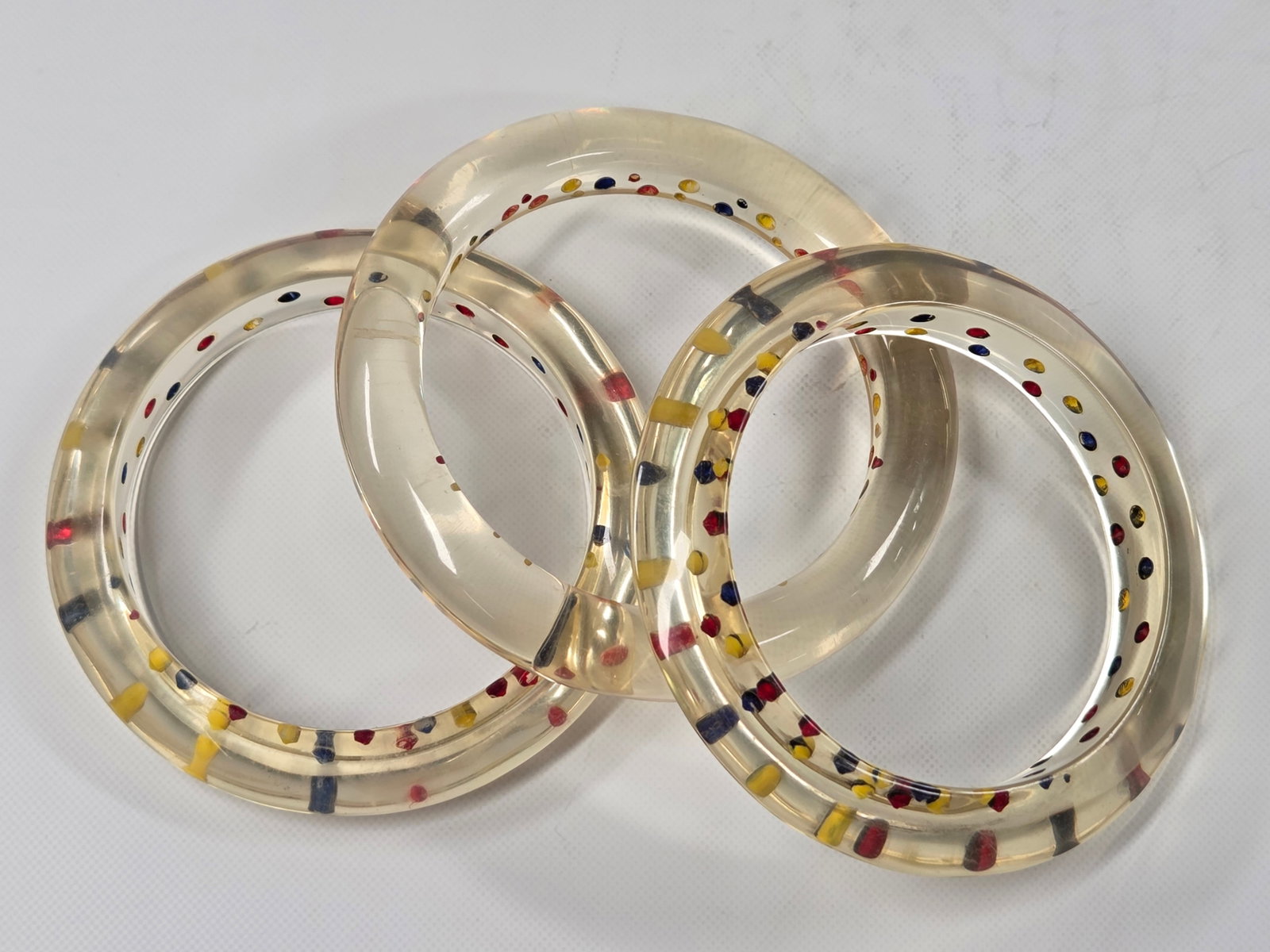 3) VINTAGE CLEAR LUCITE - MULTI COLOR BANGLE BRACELETS (1 of 3)
