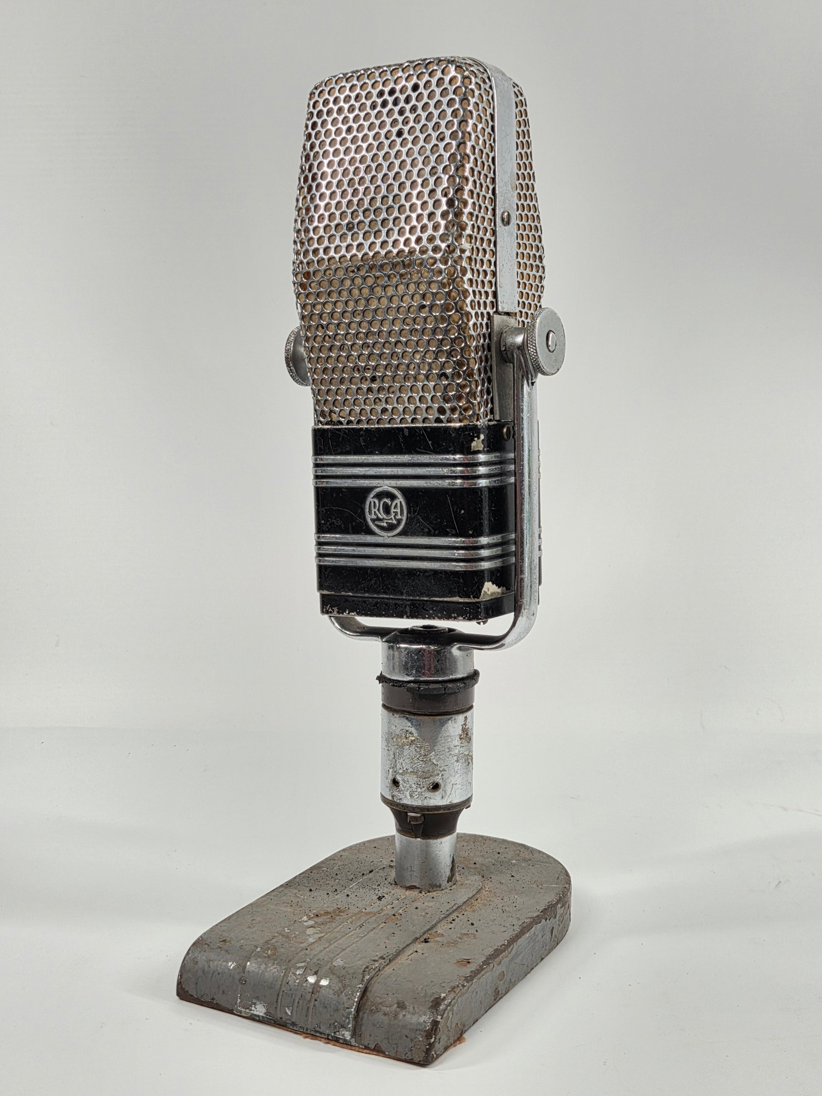 VINTAGE RCA RIBBON MICROPHONE W/ STAND (1 of 6)