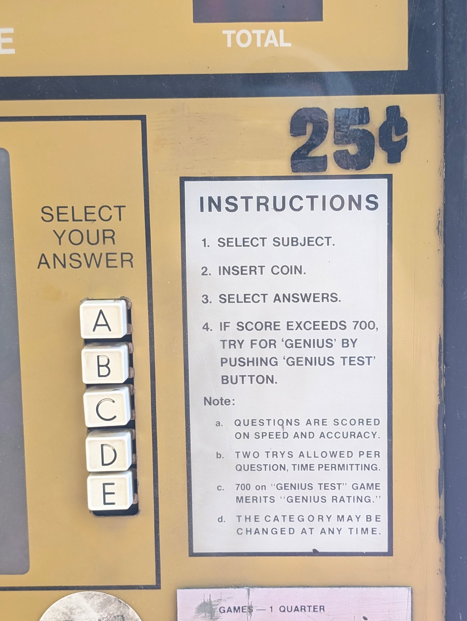 VINTAGE COMPUTER QUIZ ELECTRONIC GAME - 6