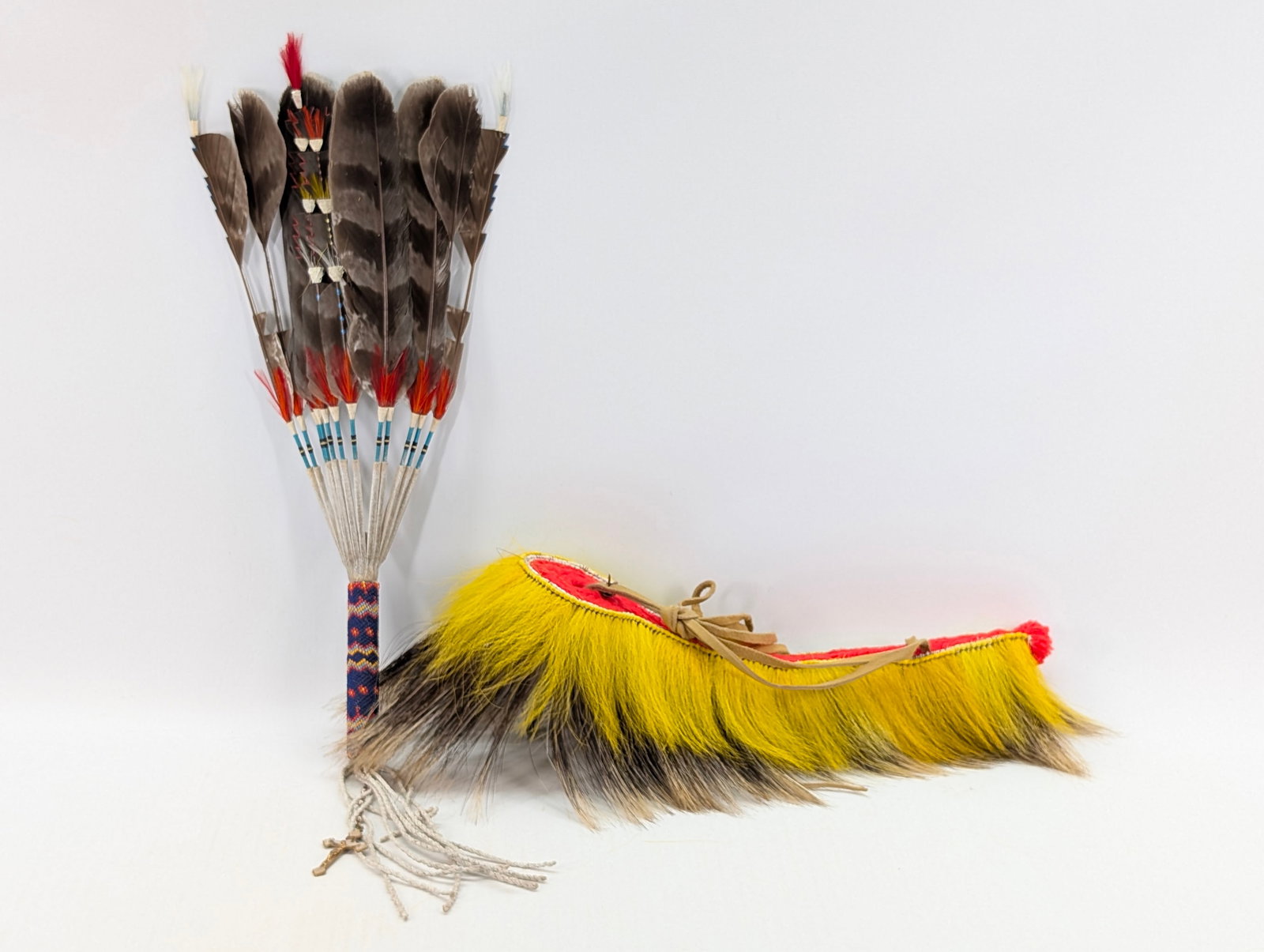 BEADED NATIVE AMERICAN FEATHER & SHOULDER (1 of 8)