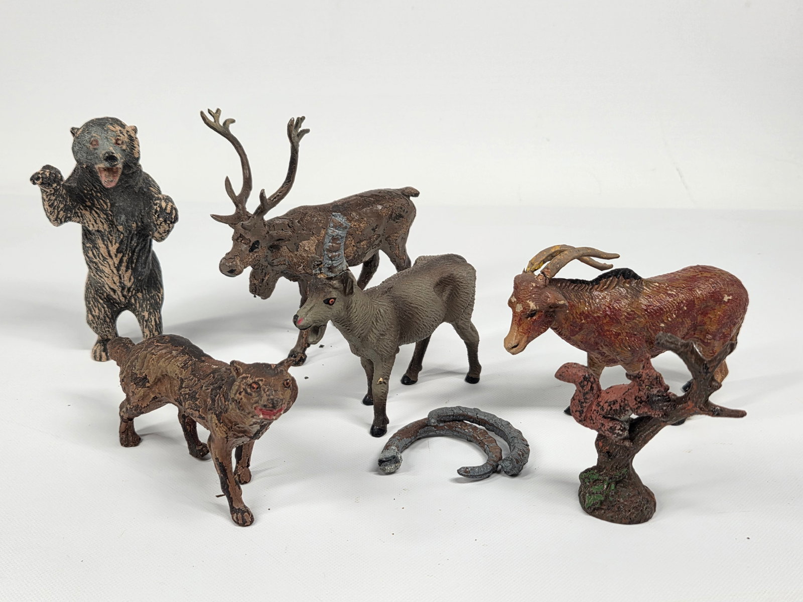 ASSORTMENT OF VARIOUS COMPOSITION ANIMALS. (1 of 14)