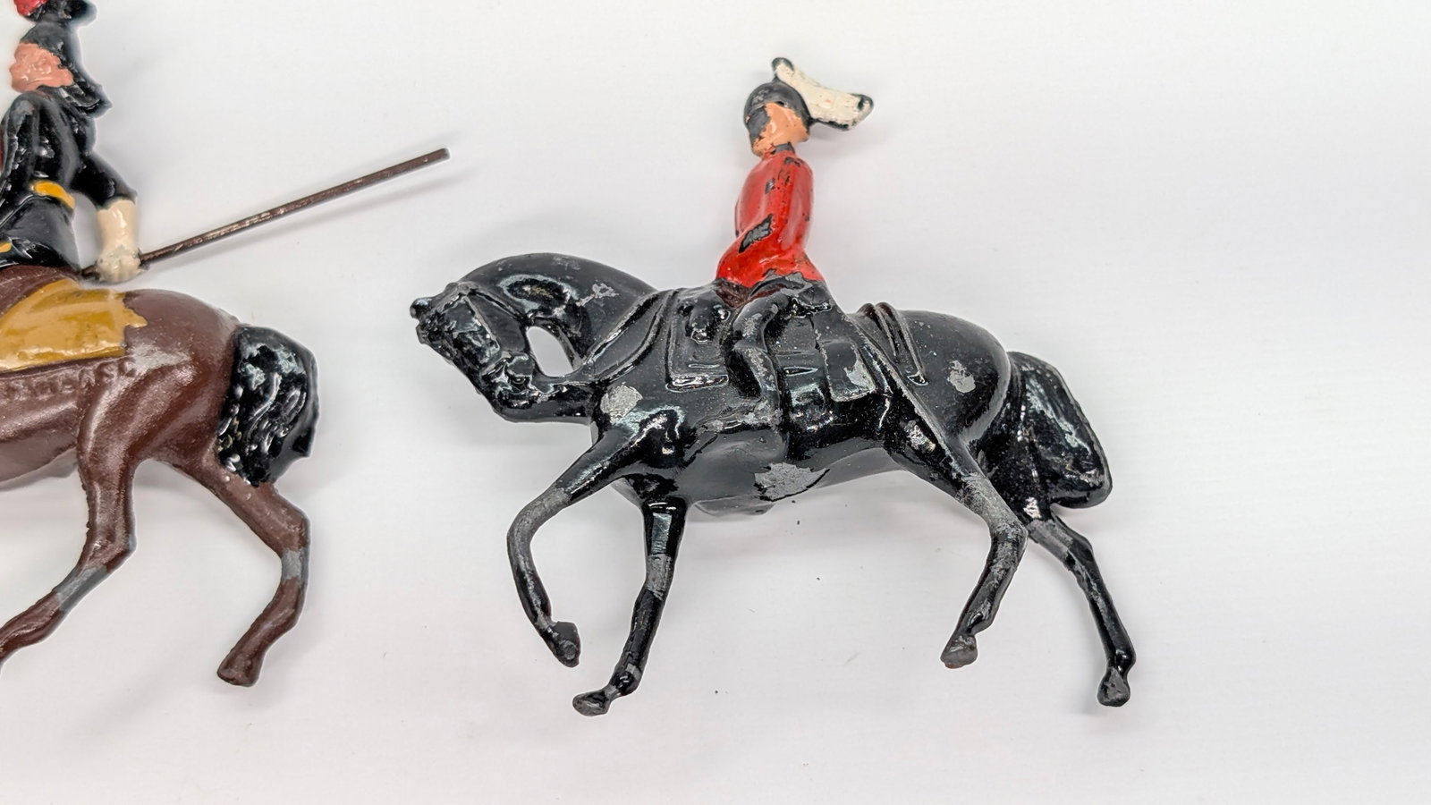 VARIOUS HAND PAINTED MOUNTED SOLDIERS - 5