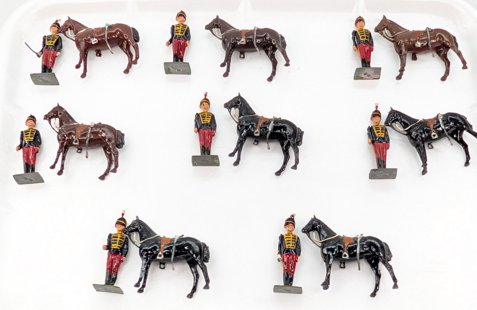 ASSORTED LOT OF BRITAIN SOLDIERS W/ HORSES (1 of 5)