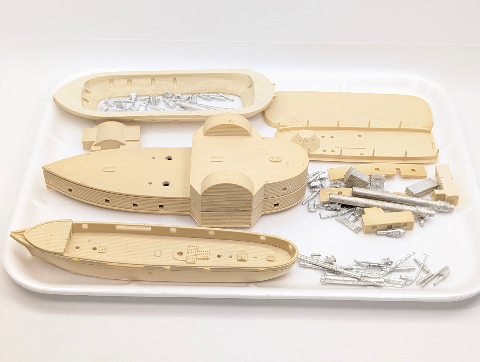 VARIOUS UNPAINTED WARGAMING SHIPS (1 of 7)
