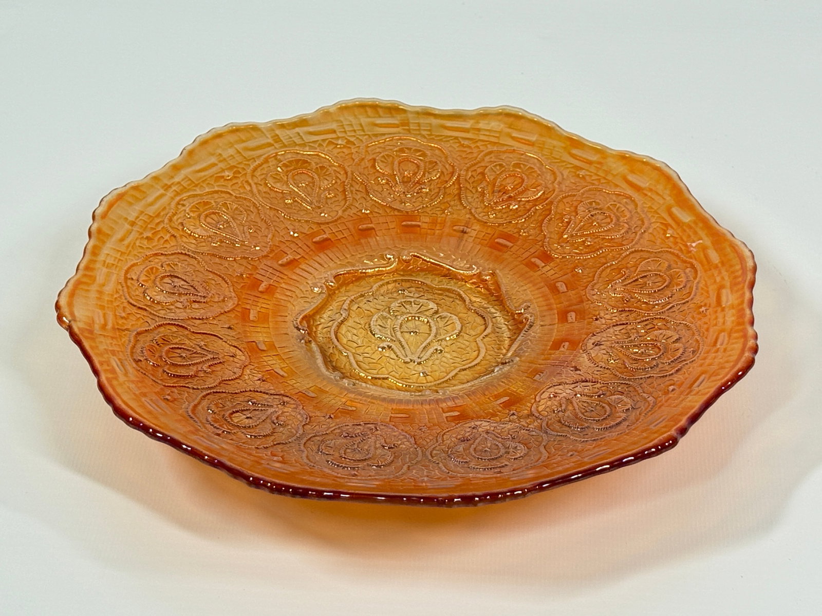 RARE FENTON MARIGOLD PERSIAN MEDALLION PLATE: REMAINS IN VERY GOOD CONDITION, NO CHIPS OR CRACKS.