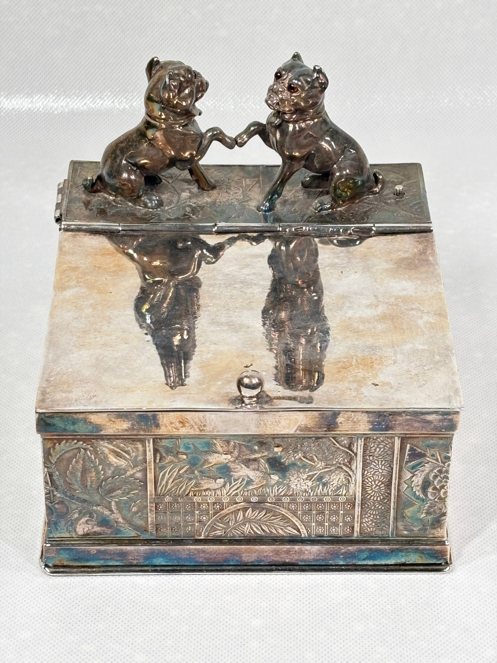 ROCKFORD QUADRUPLE PLATE FIGURAL DOG TOBACCO HUMIDOR (1 of 7)
