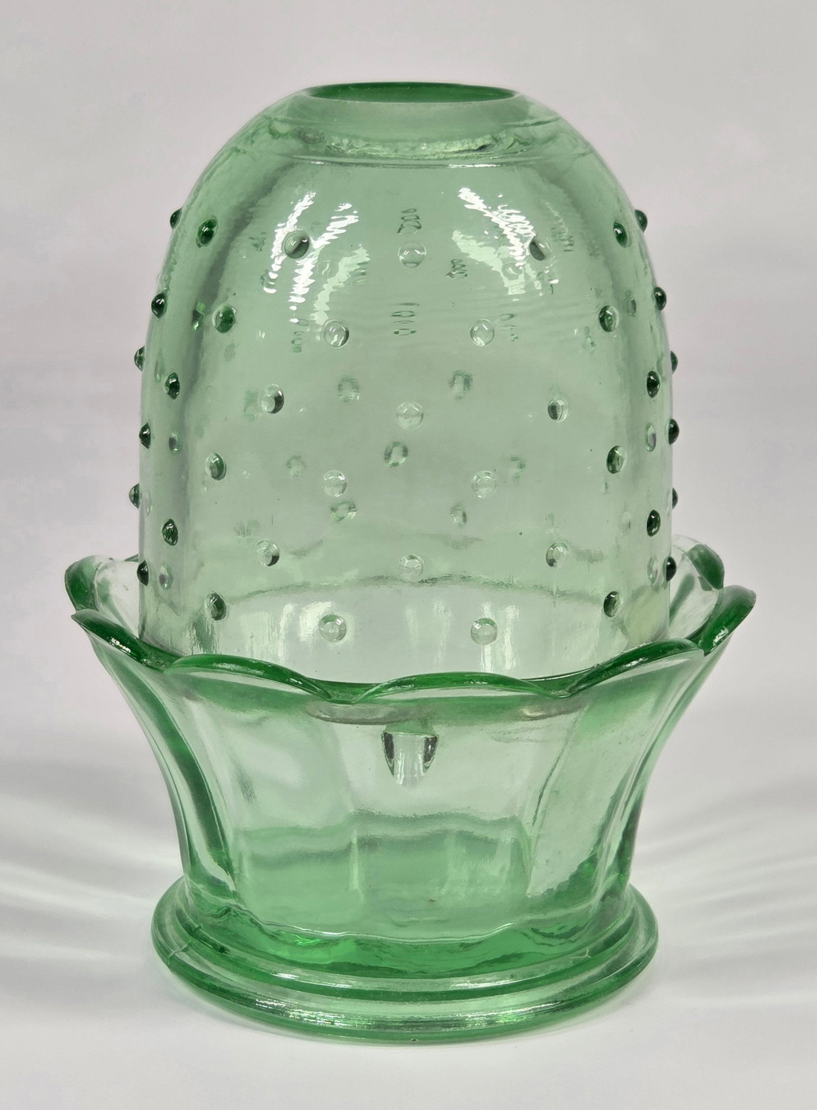 2003 TENDER HEART GLASS GREEN FAIRY LAMP: REMAINS IN EXCELLENT CONDITION. NO CHIPS OR CRACKS.