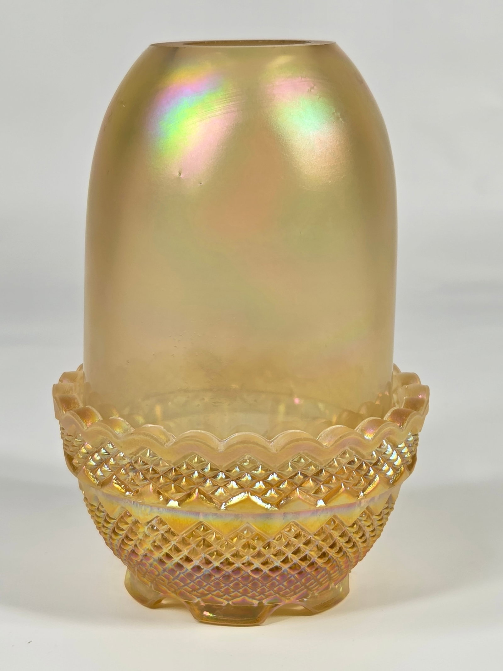 FENTON CARNIVAL GLASS FAIRY LAMP: REMAINS IN EXCELLENT CONDITION. NO CHIPS OR CRACKS.