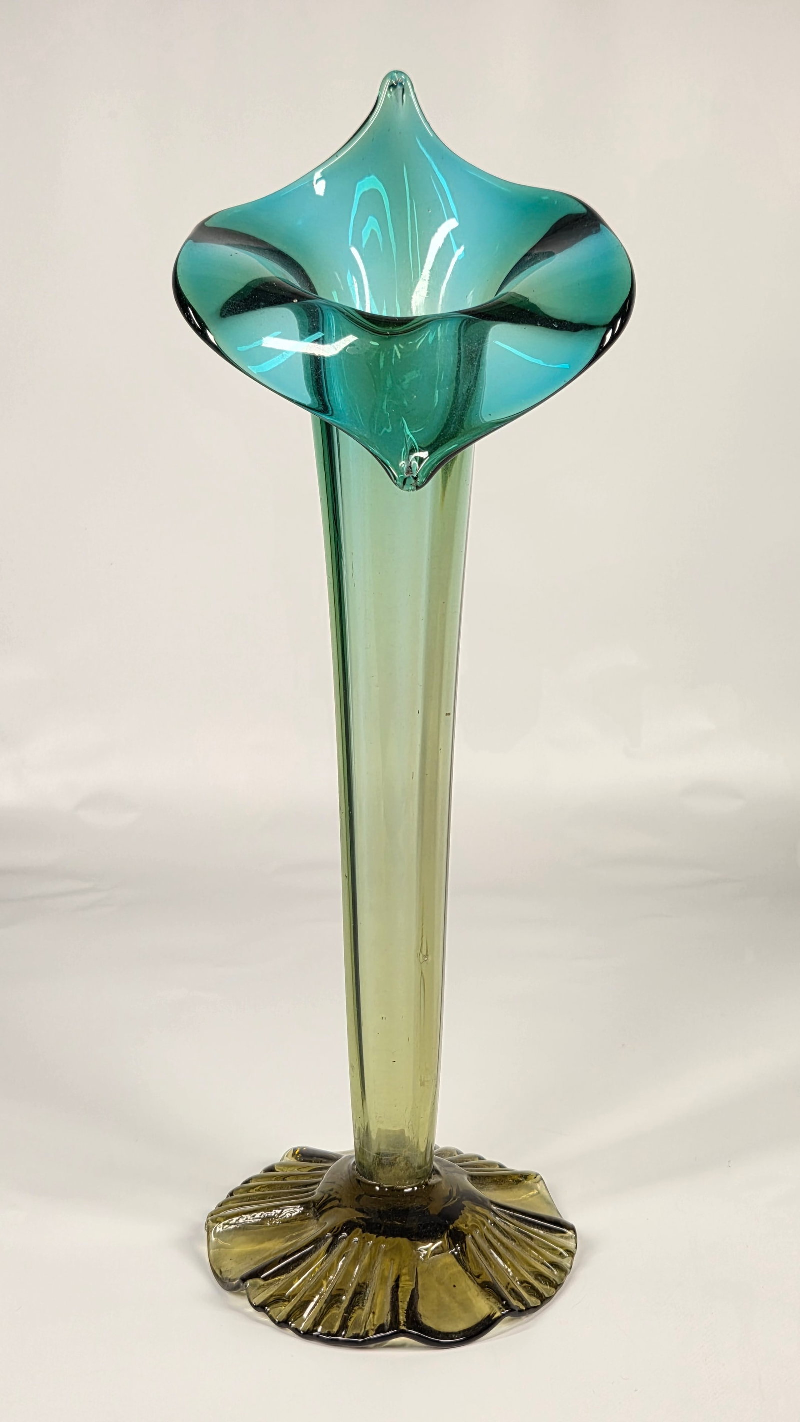 ANTIQUE VICTORIAN ERA JACK IN THE PULPIT LILY VASE (1 of 4)