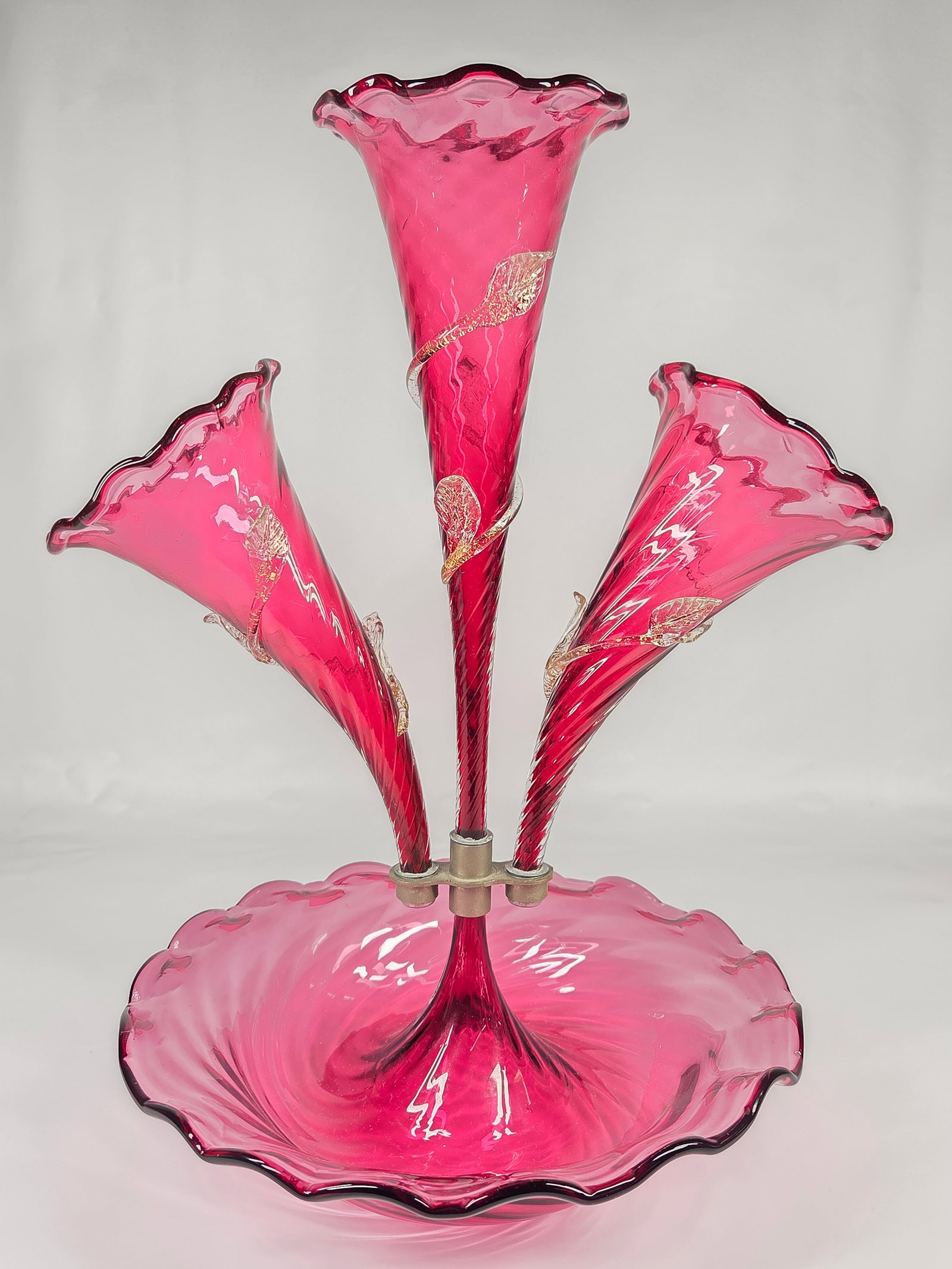 ANTIQUE VICTORIAN CRANBERRY GLASS 3-HORN EPERGNE VASE (1 of 7)