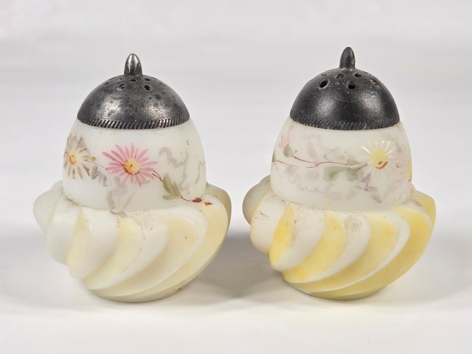 MT. WASHINGTON EGG IN BLOSSOM SHAKER SET (1 of 4)