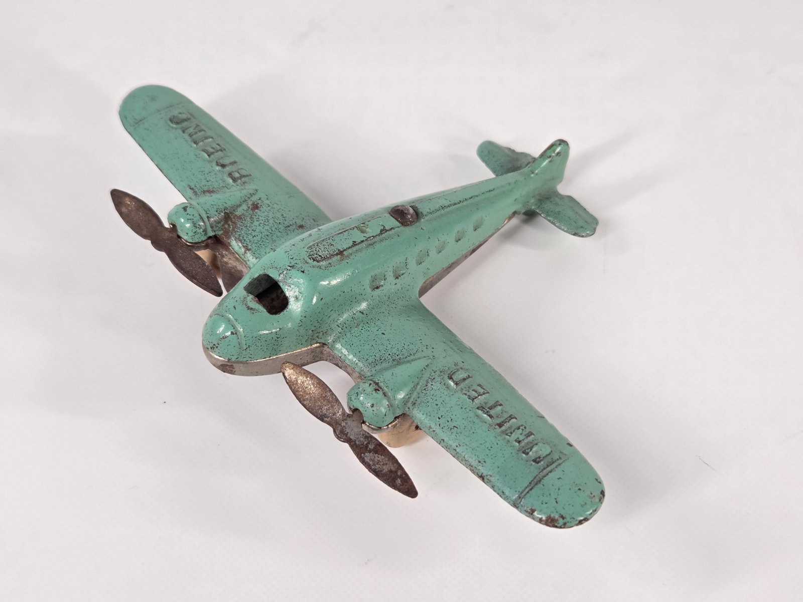 CAST IRON UNITED BOEING AIRPLANE (1 of 4)