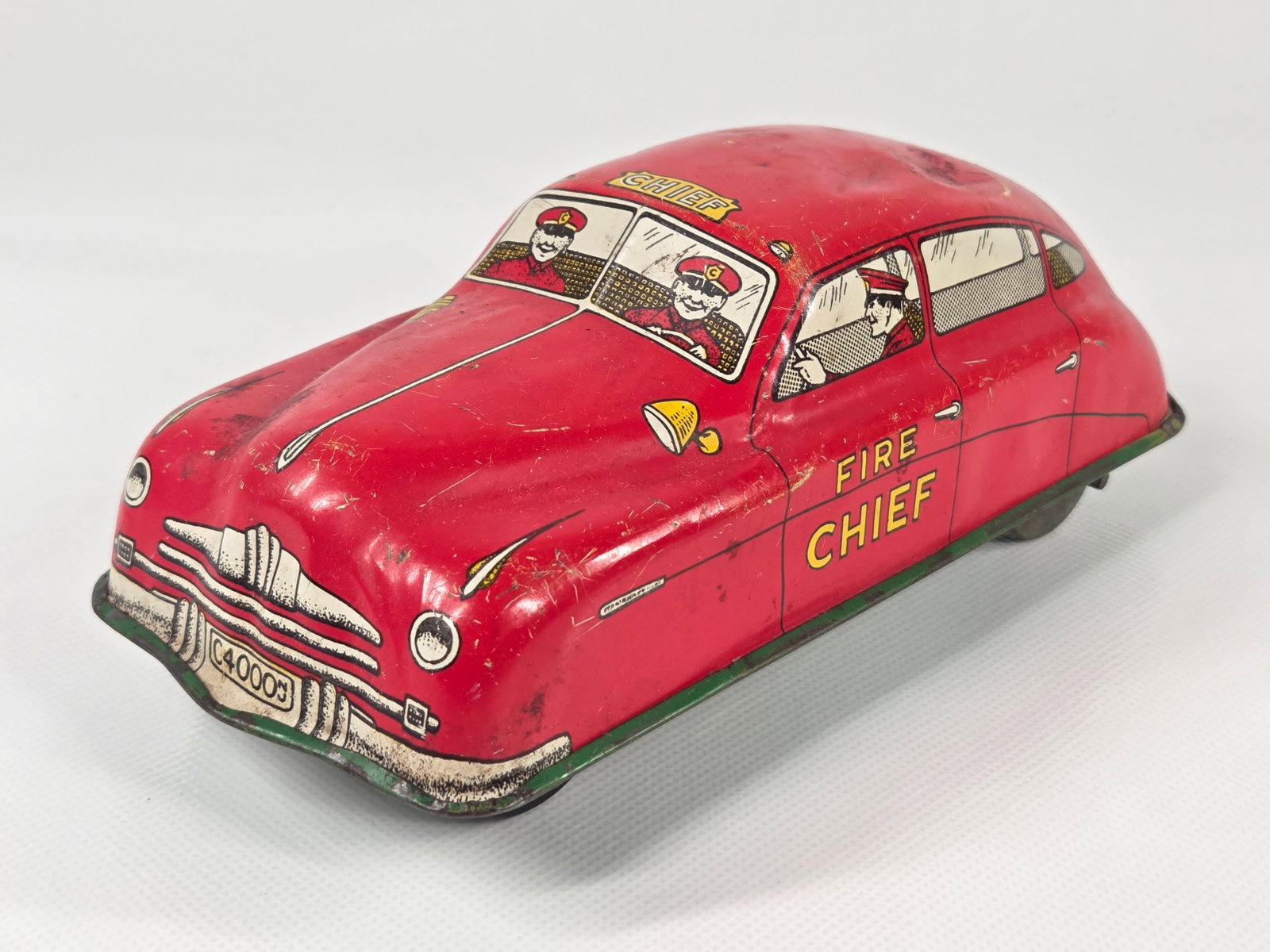 VINTAGE COURTLAND WIND UP FIRE CHIEF CAR (1 of 5)