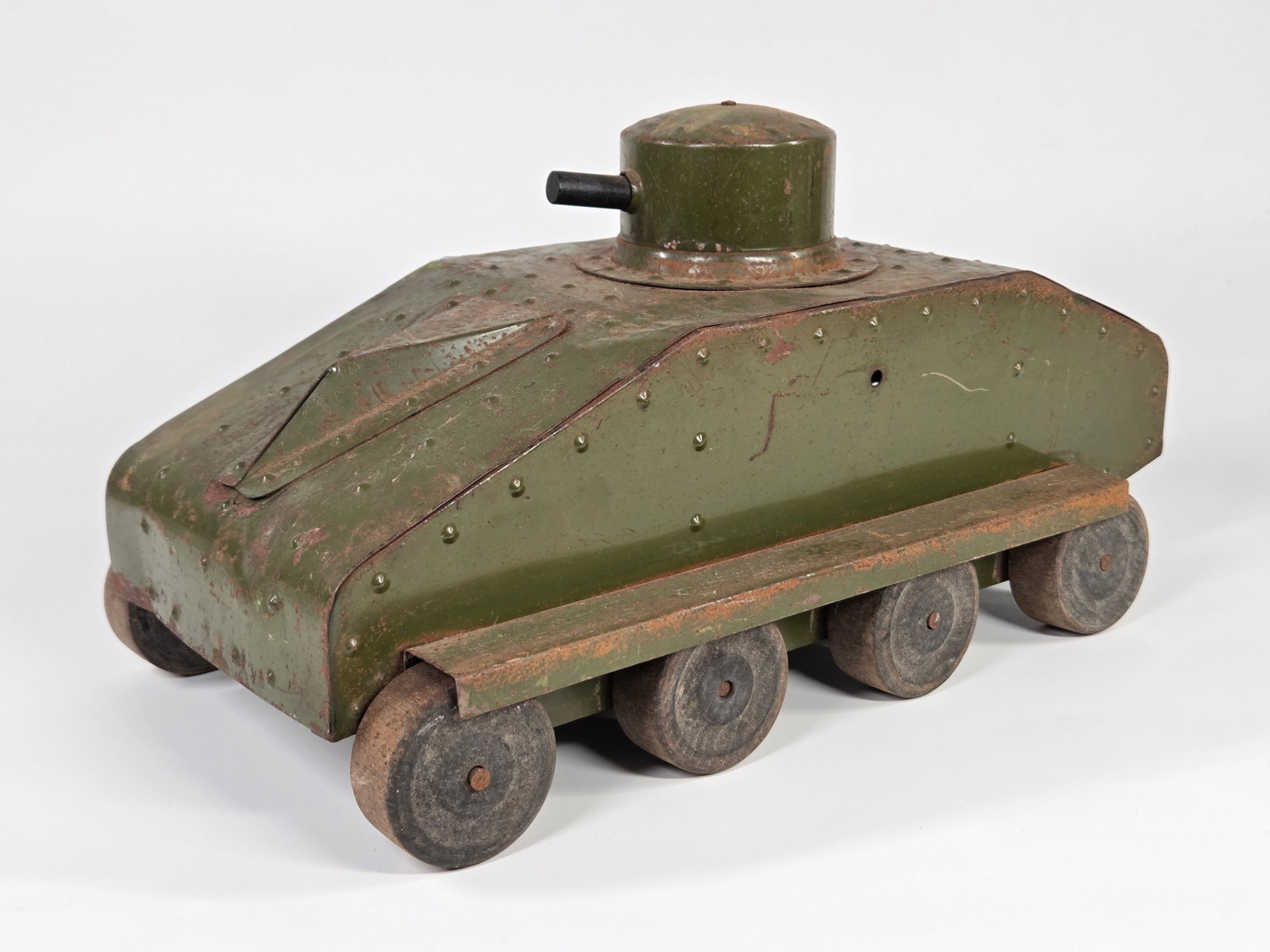 STRUCTO PRESSED STEEL WIND UP ARMY TANK (1 of 5)